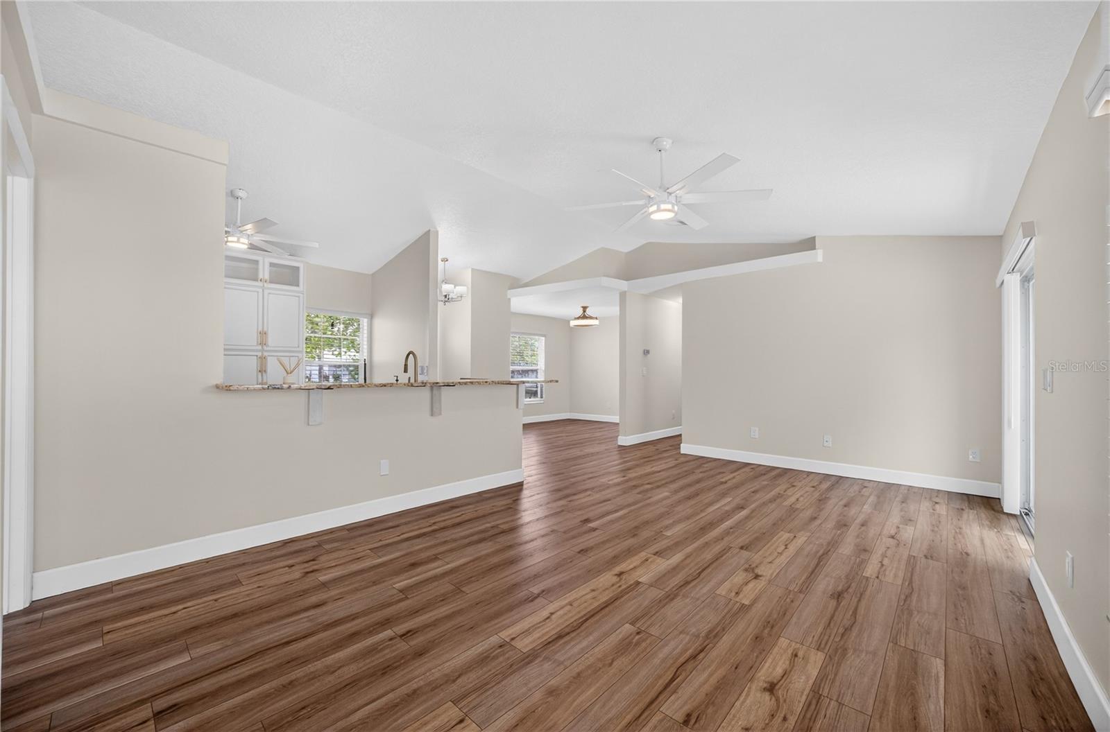 Image 23 of 55 For 10748 Siena Dr