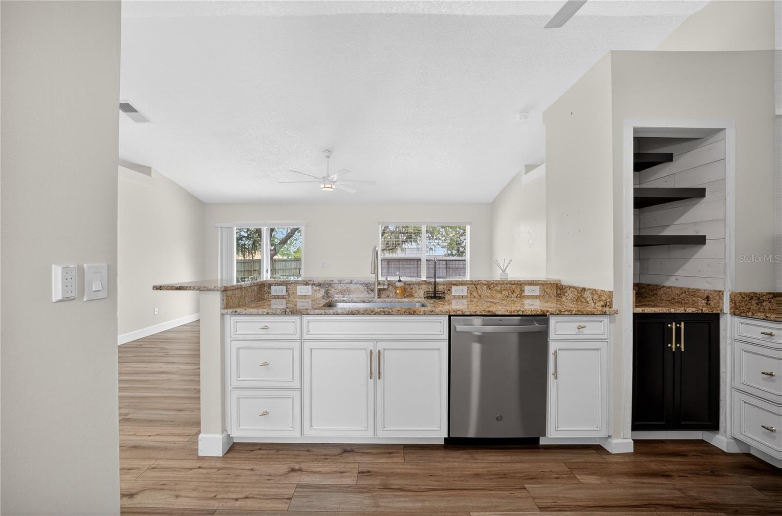 Image 29 of 55 For 10748 Siena Dr