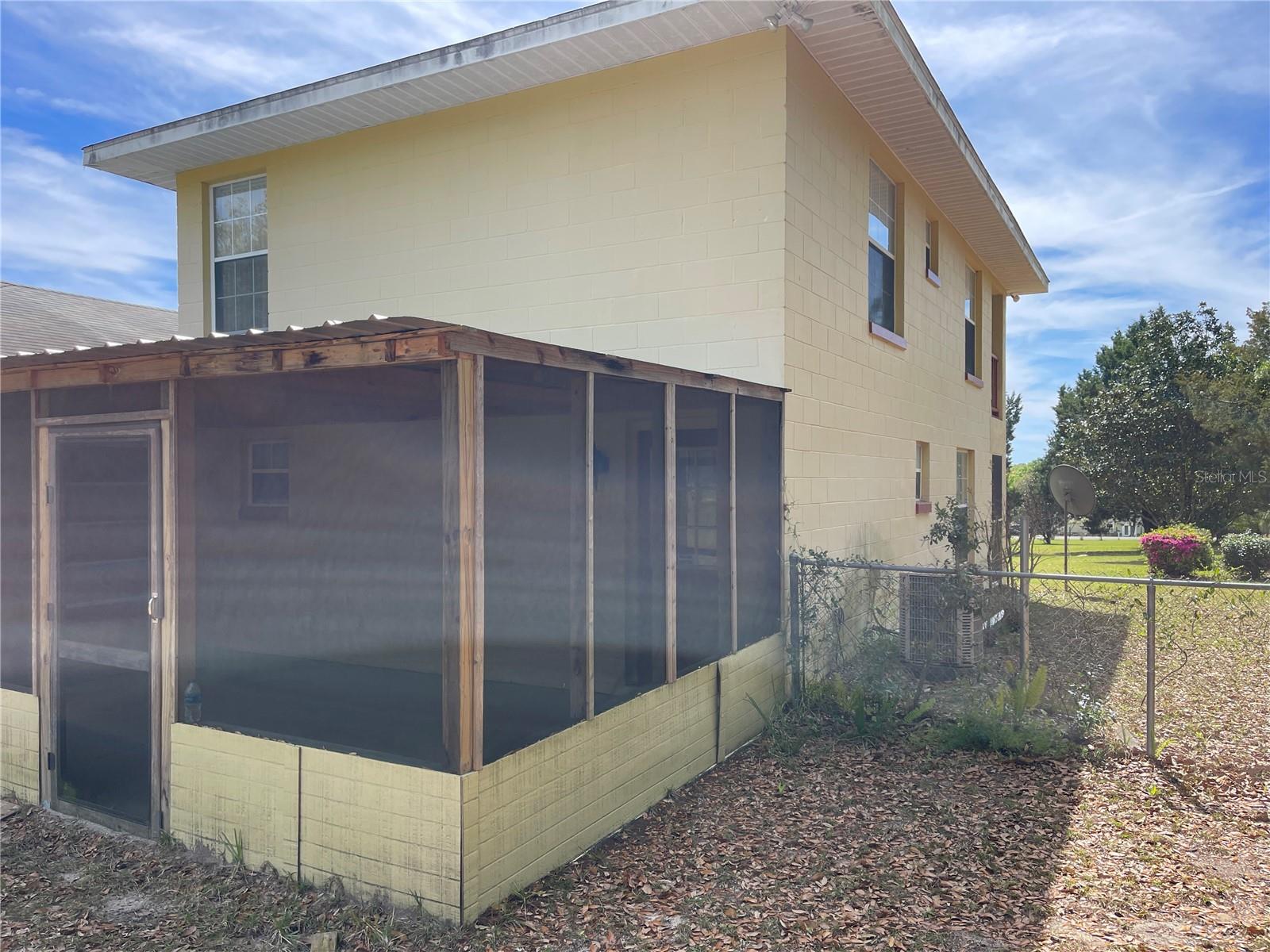 Image 23 of 25 For 15121 175th Street