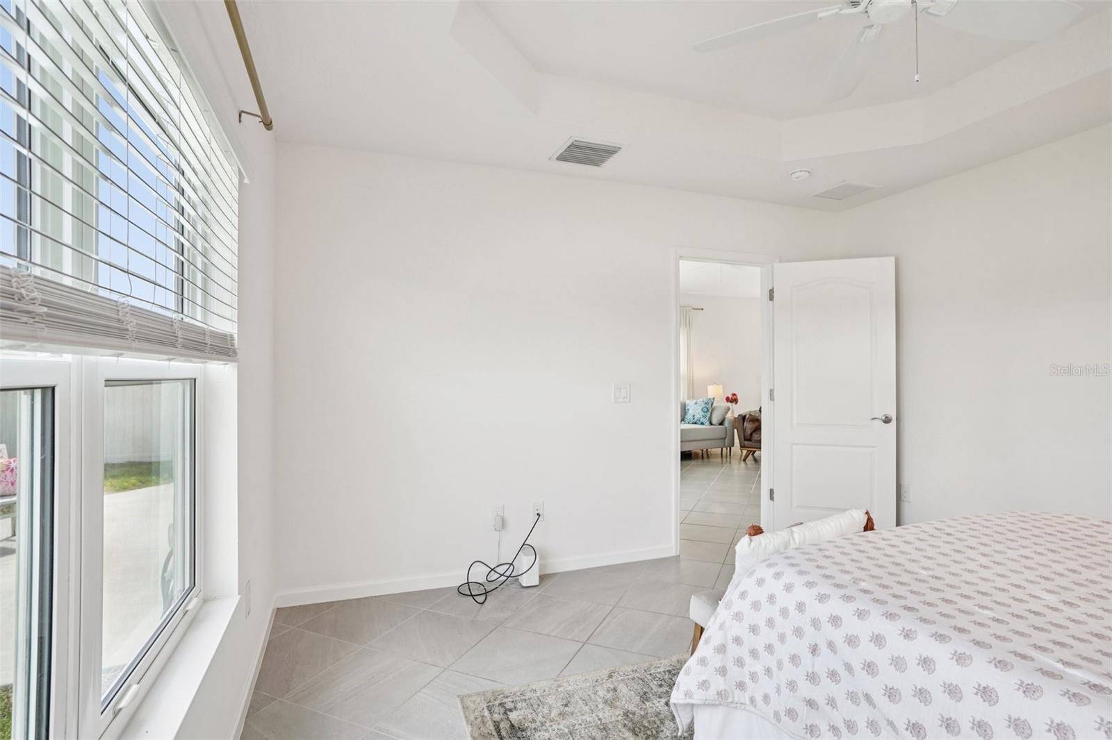 Image 22 of 40 For 1385 Turner Terrace