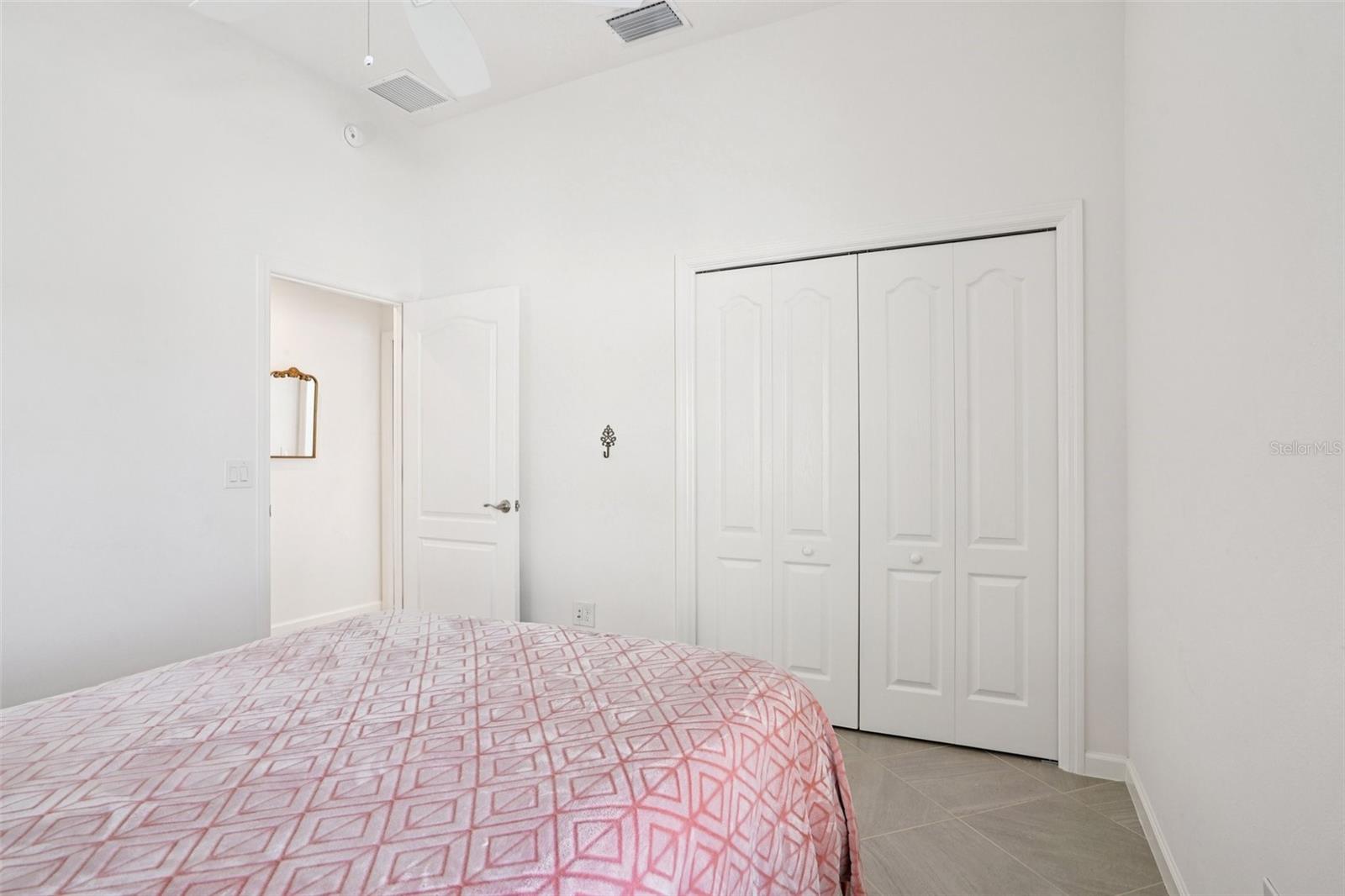 Image 29 of 40 For 1385 Turner Terrace