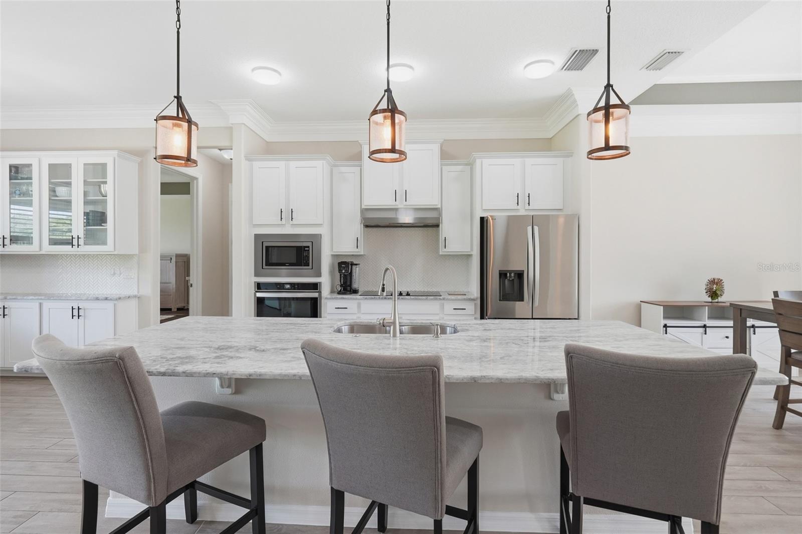 Image 21 of 47 For 14692 Green Valley Boulevard