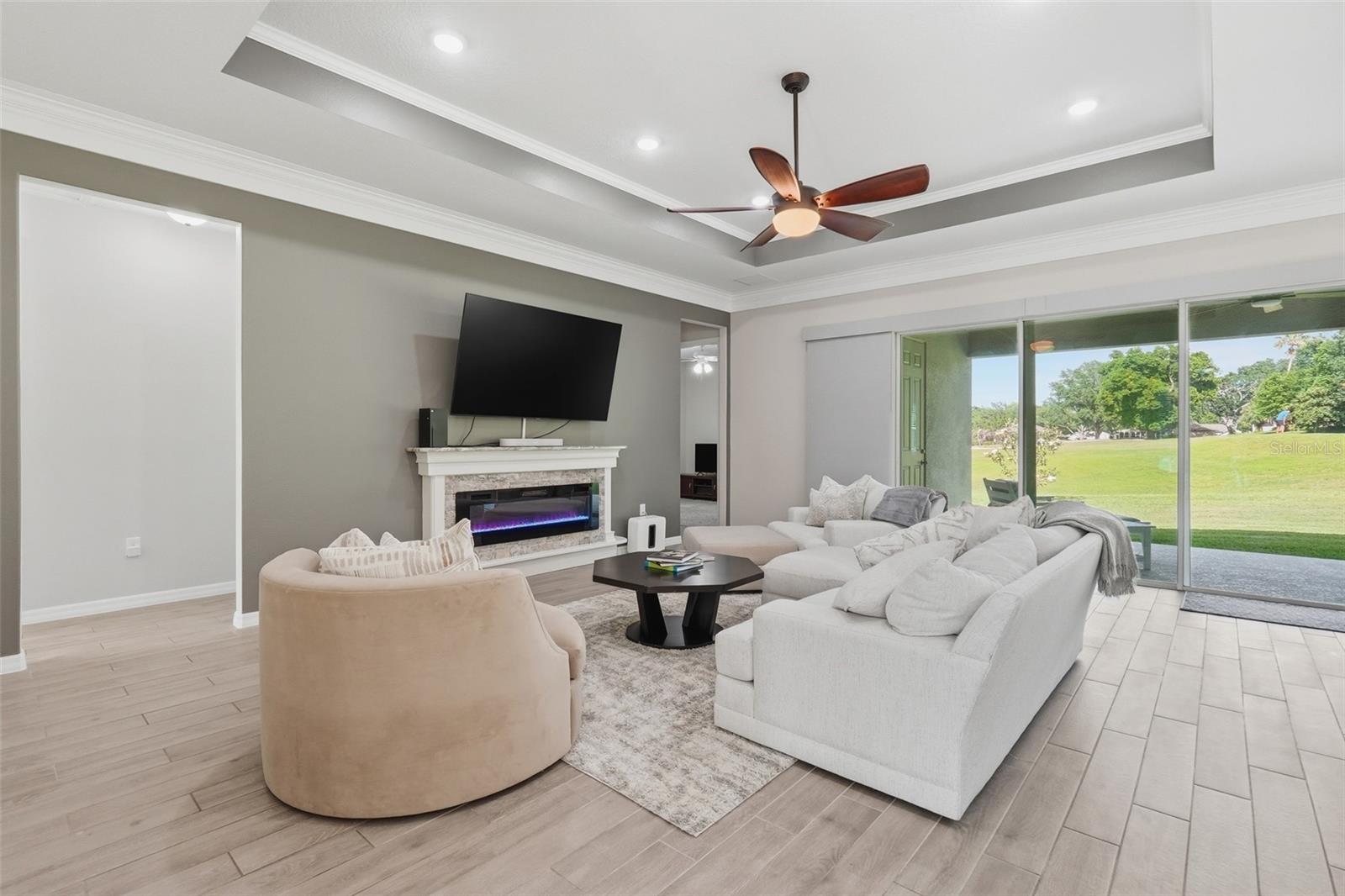 Image 25 of 47 For 14692 Green Valley Boulevard