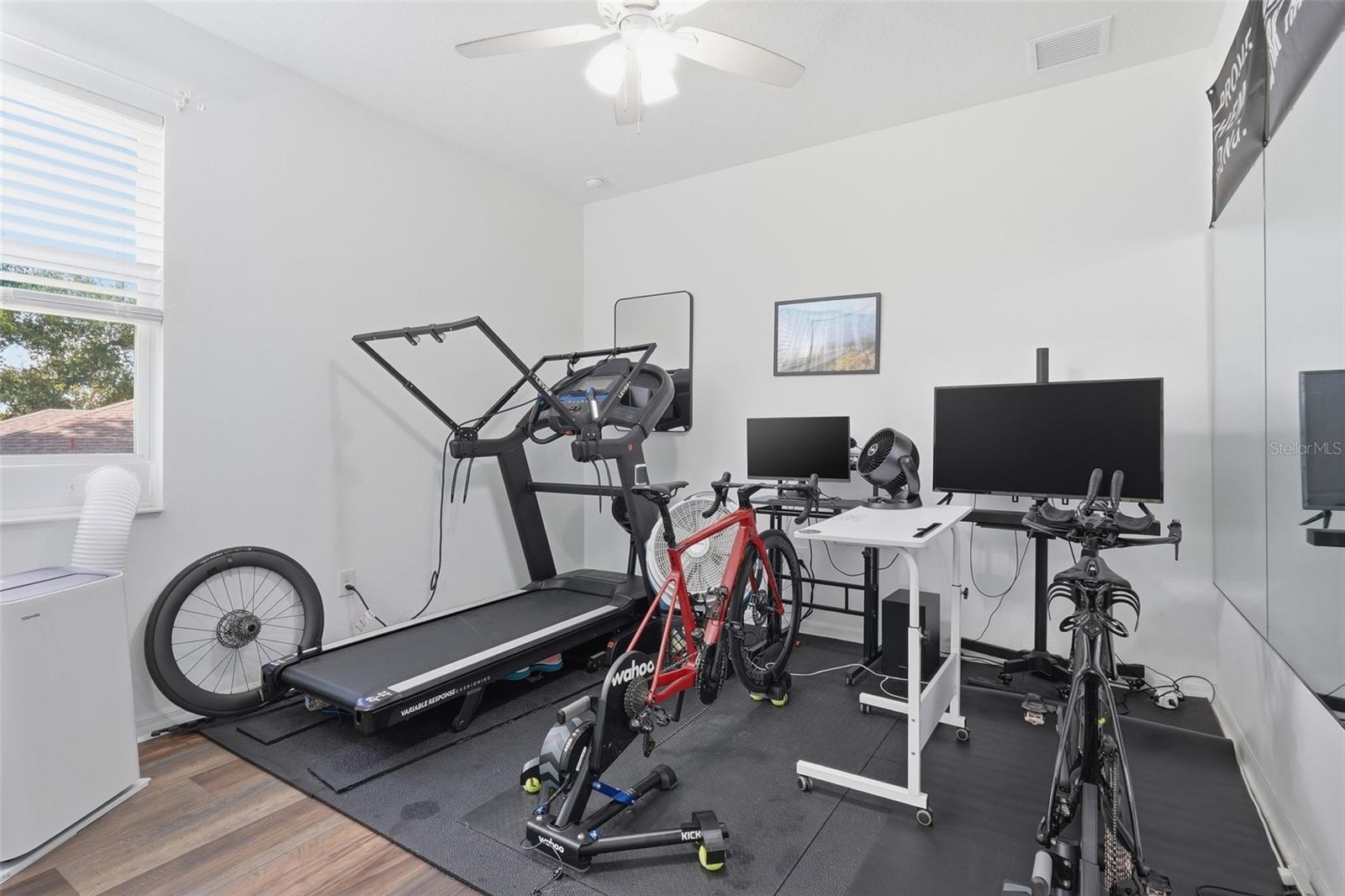 Image 30 of 47 For 14692 Green Valley Boulevard