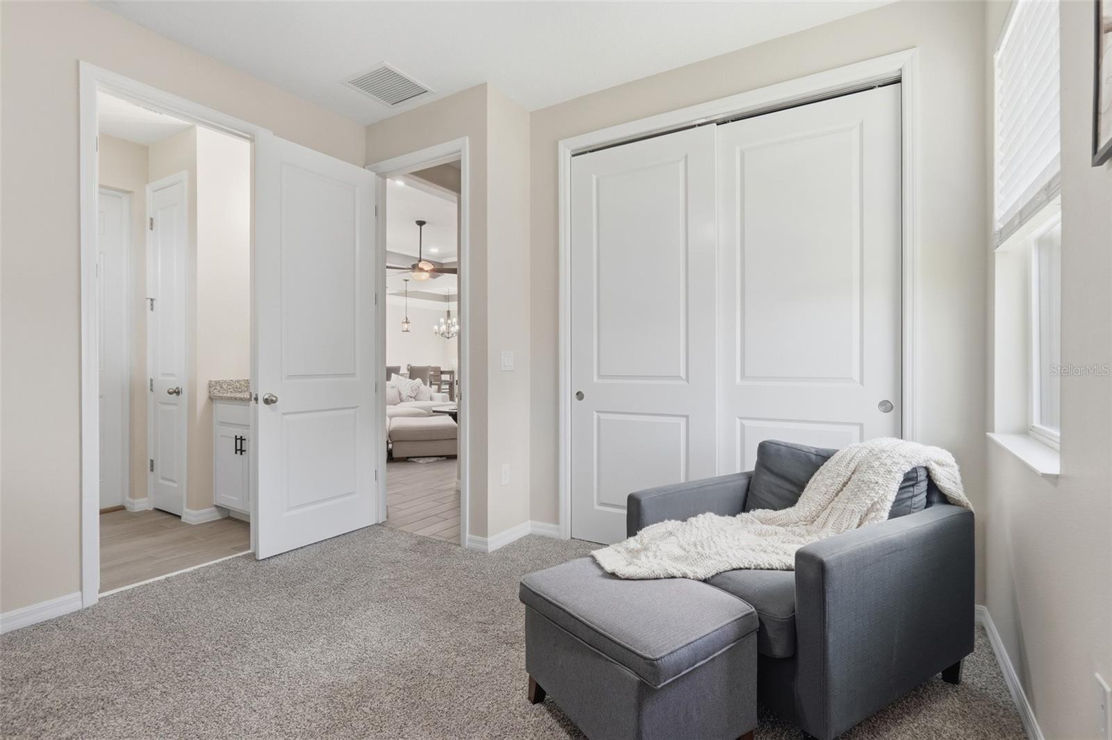 Image 31 of 47 For 14692 Green Valley Boulevard