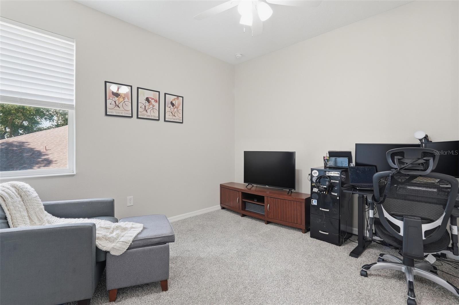 Image 32 of 47 For 14692 Green Valley Boulevard