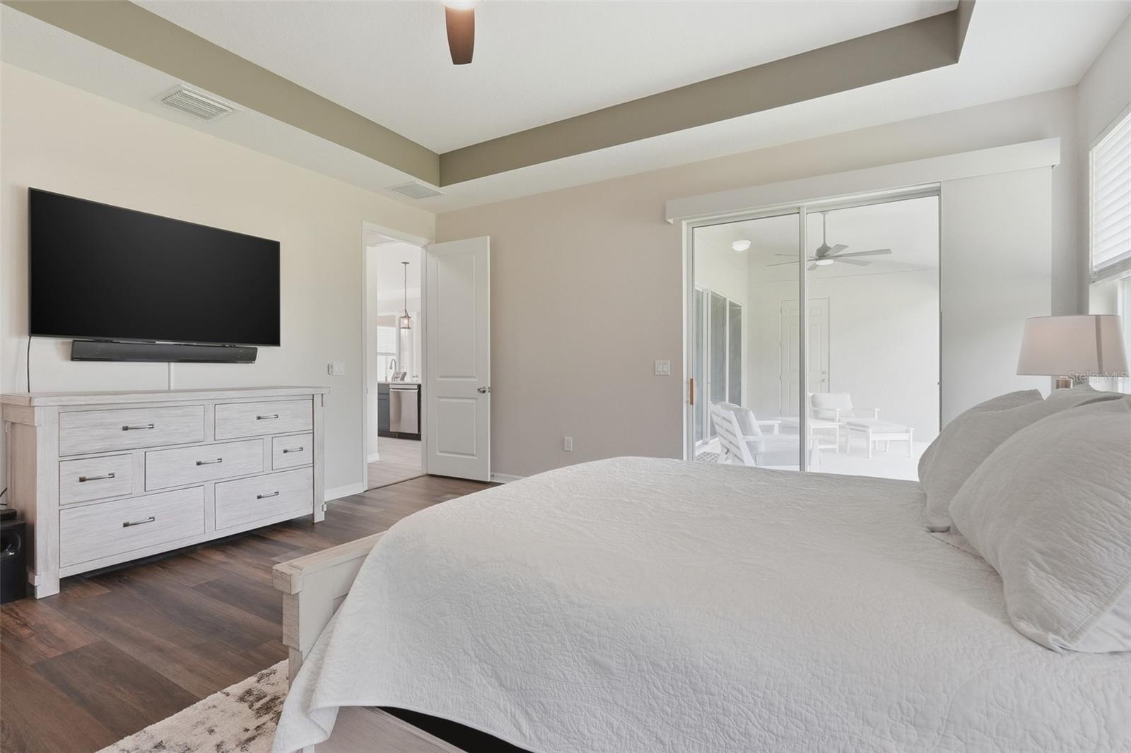 Image 36 of 47 For 14692 Green Valley Boulevard