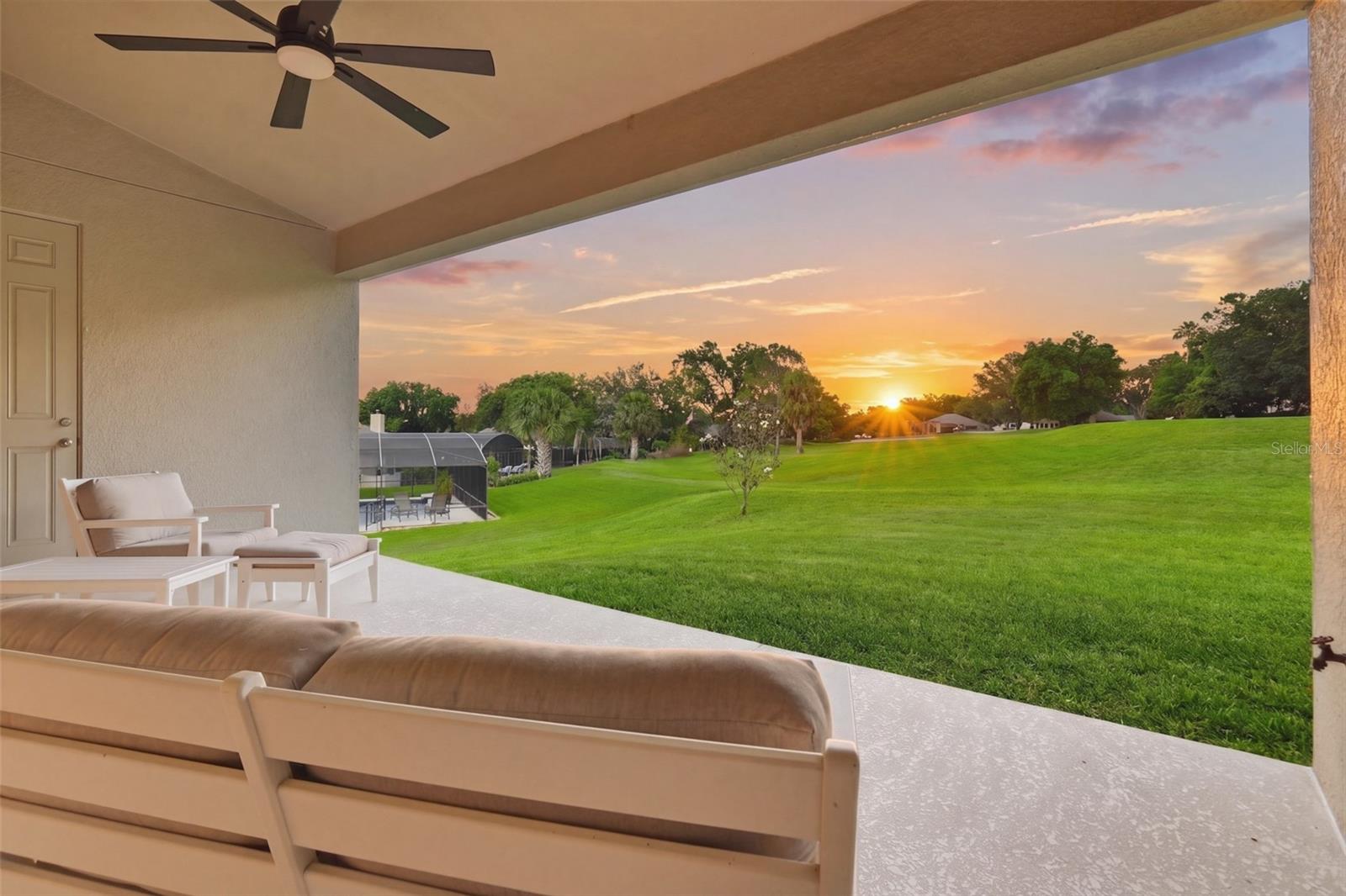 Image 7 of 47 For 14692 Green Valley Boulevard