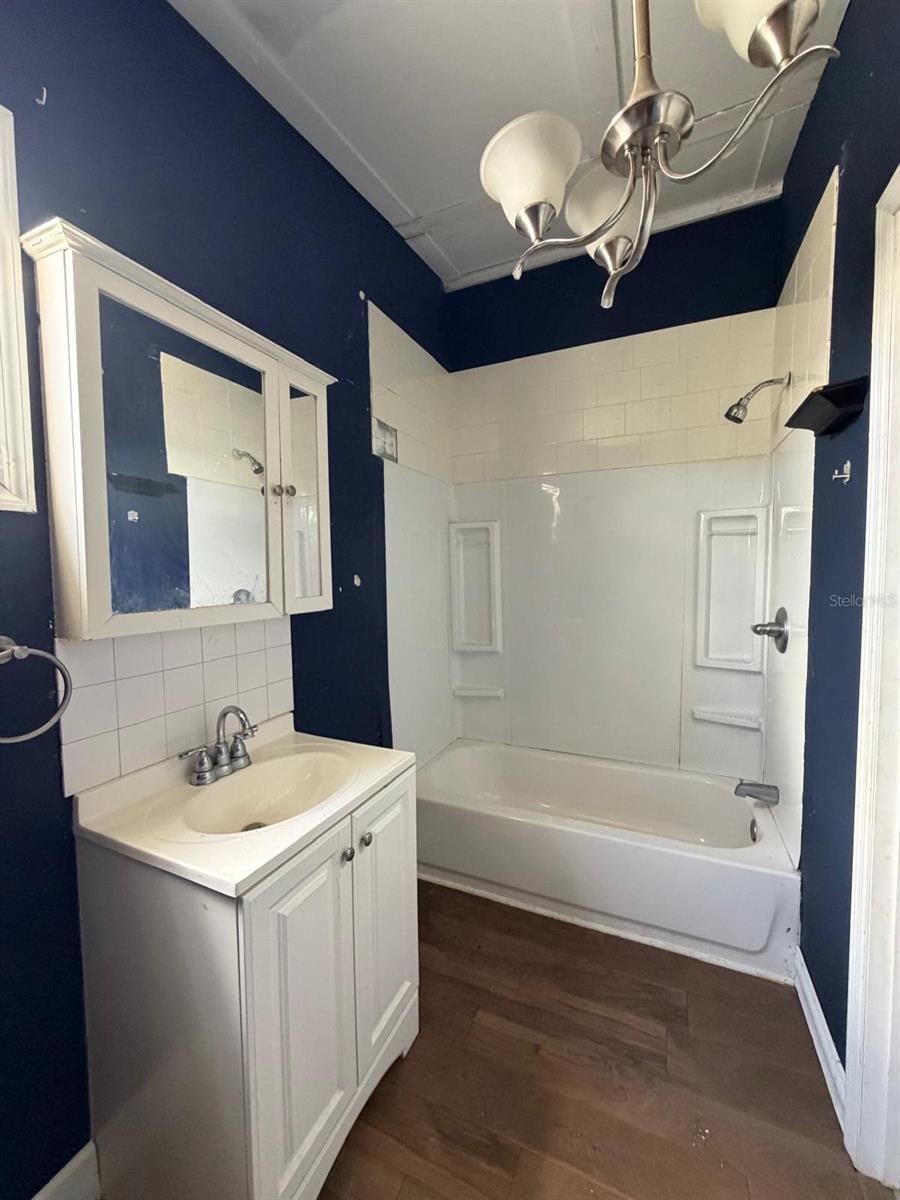 Image 4 of 7 For 408 Longfellow Boulevard