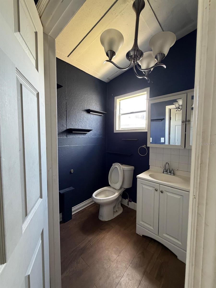 Image 6 of 7 For 408 Longfellow Boulevard