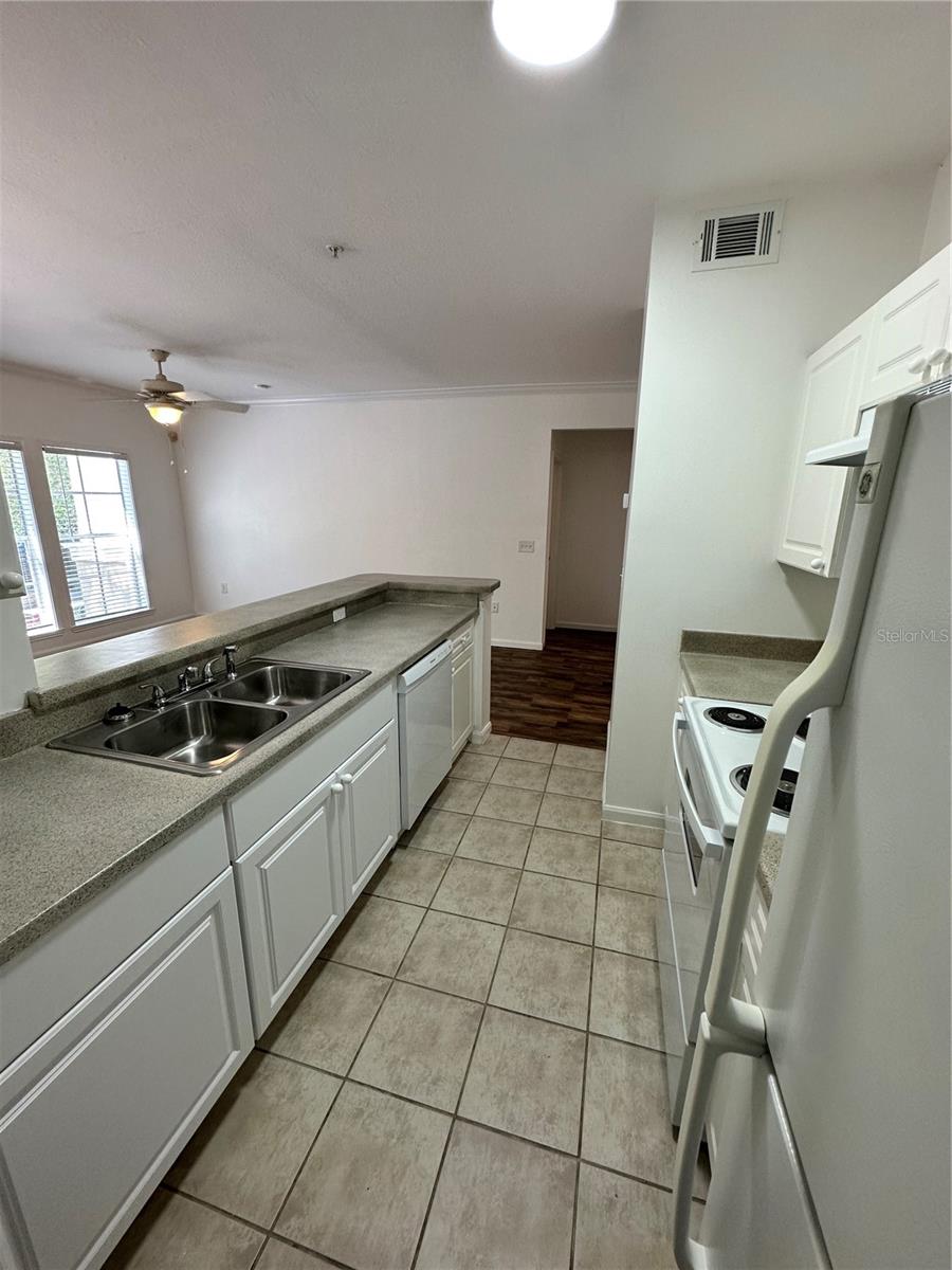 Image 28 of 54 For 729 Celebration Avenue 729