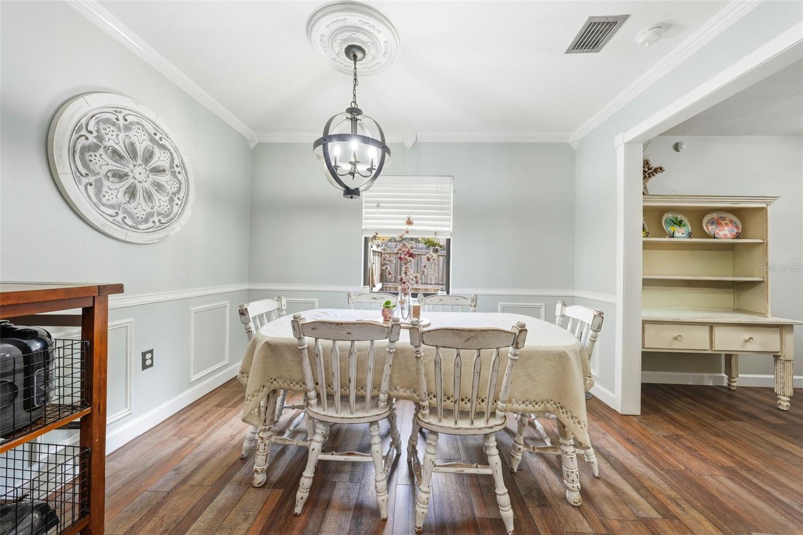 Image 12 of 45 For 923 Park Drive