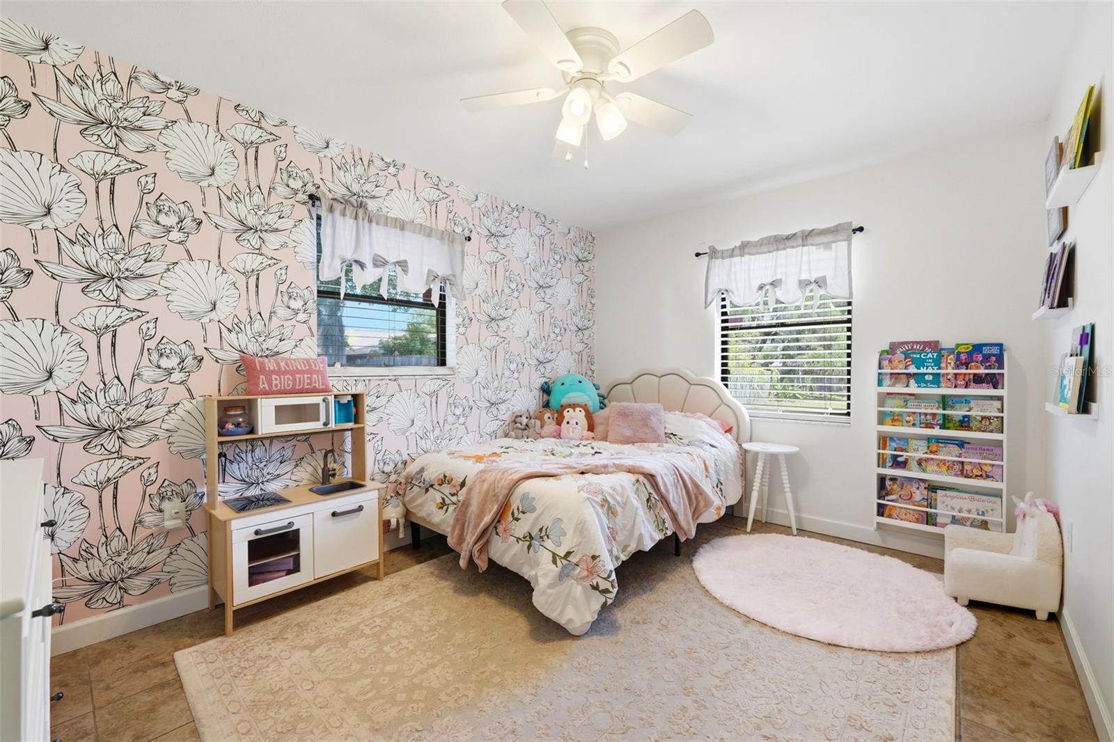 Image 20 of 45 For 923 Park Drive