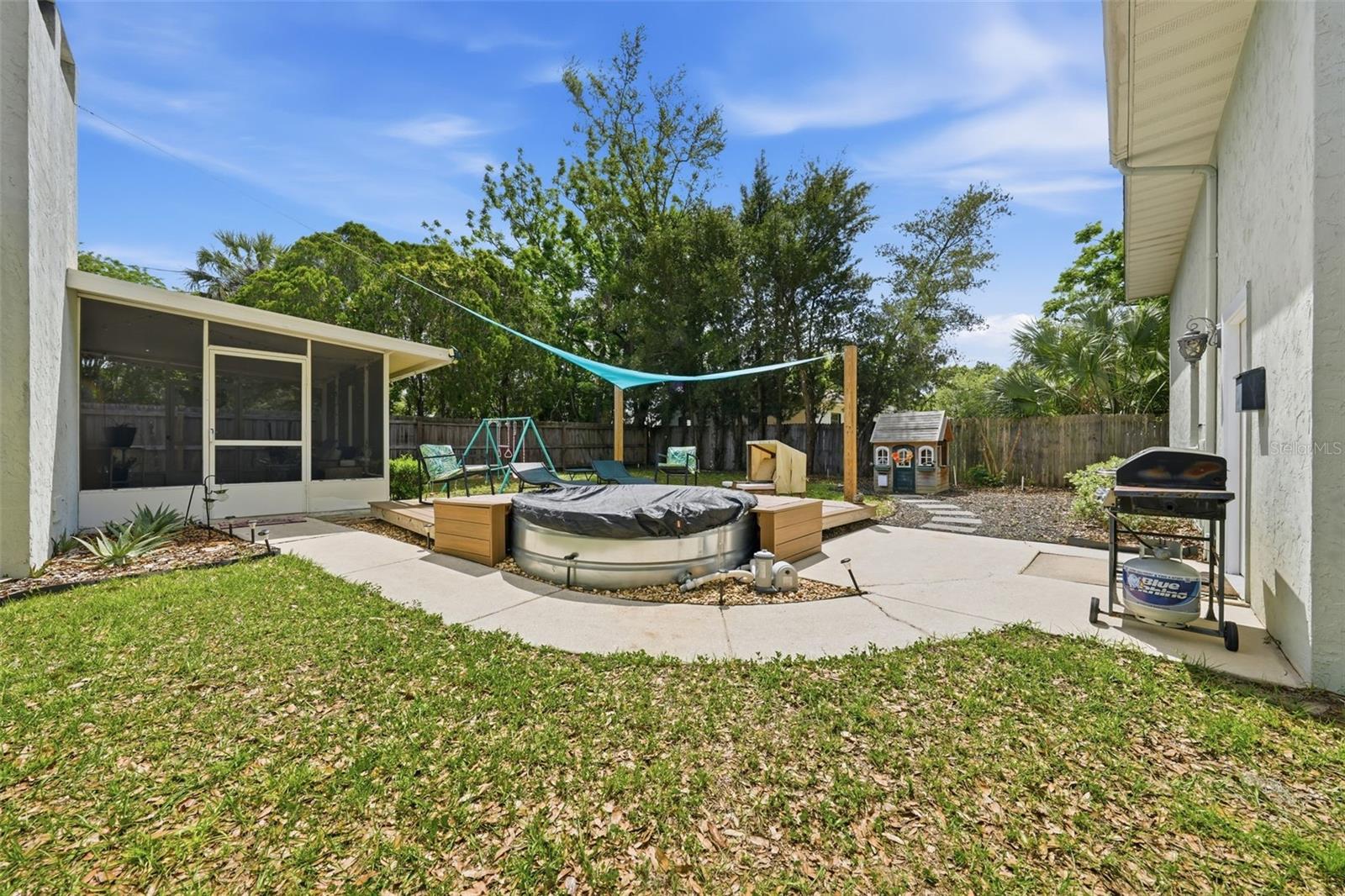 Image 29 of 45 For 923 Park Drive