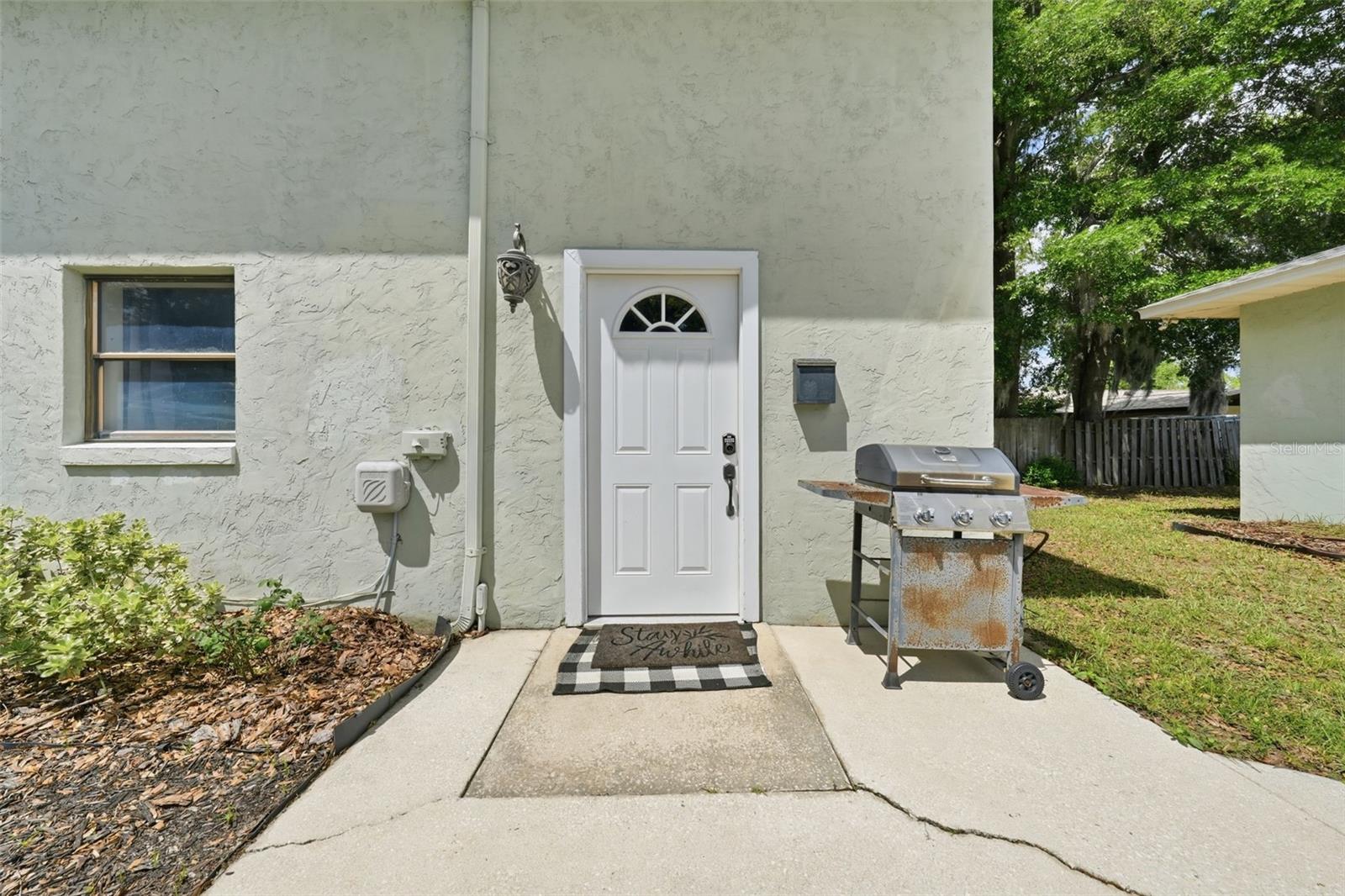 Image 32 of 45 For 923 Park Drive