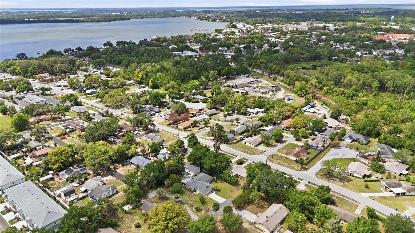 Image 44 of 45 For 923 Park Drive