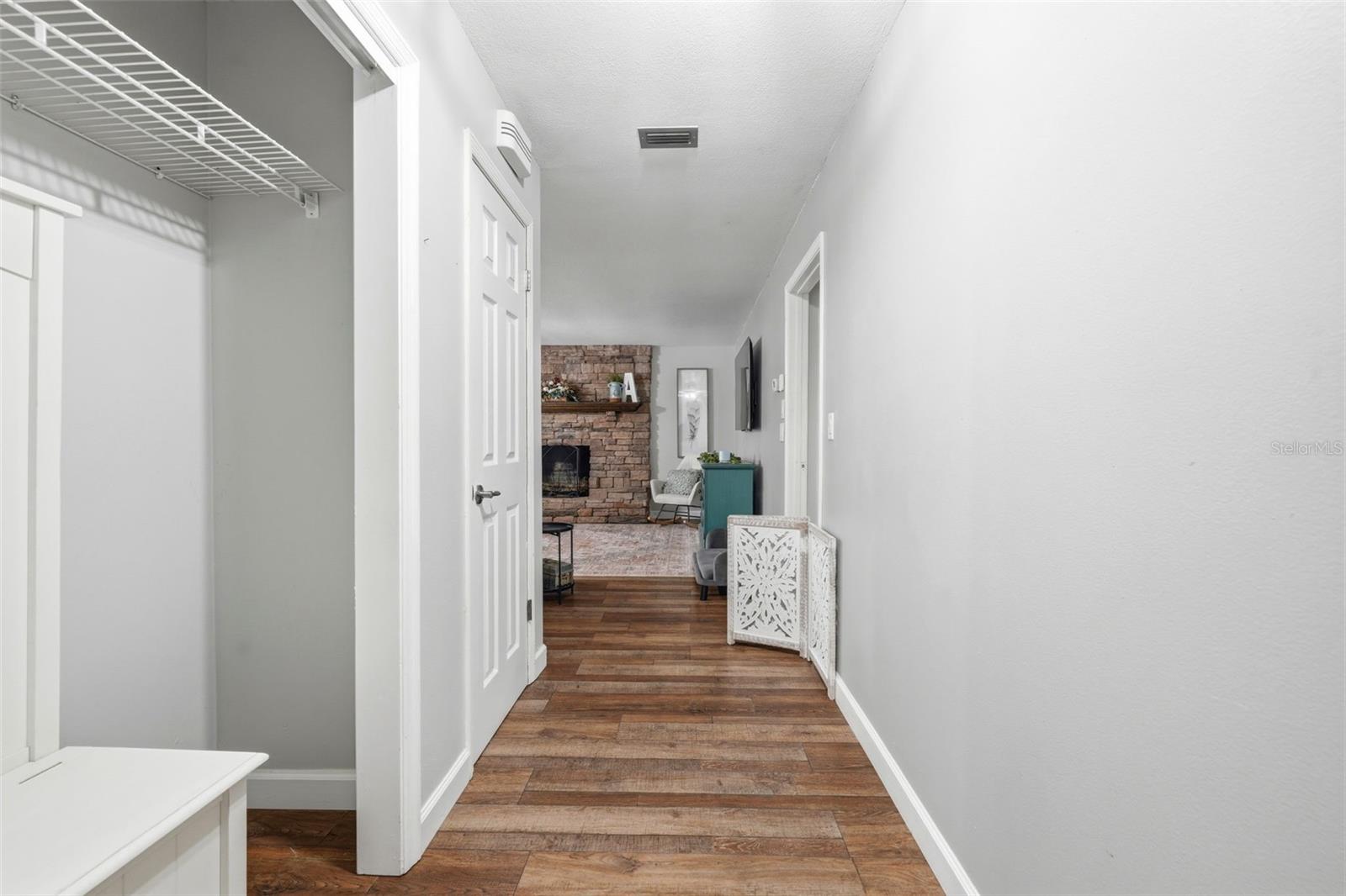 Image 7 of 45 For 923 Park Drive