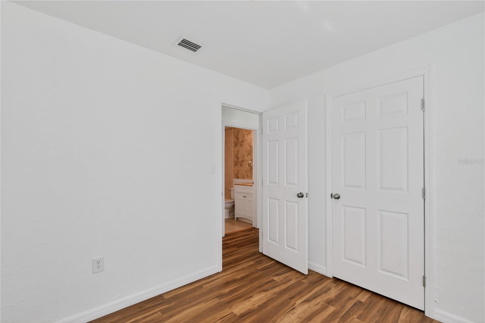 Image 10 of 32 For 36315 Stratford Court