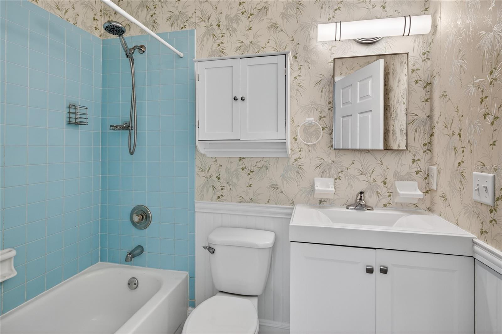 Image 16 of 32 For 36315 Stratford Court