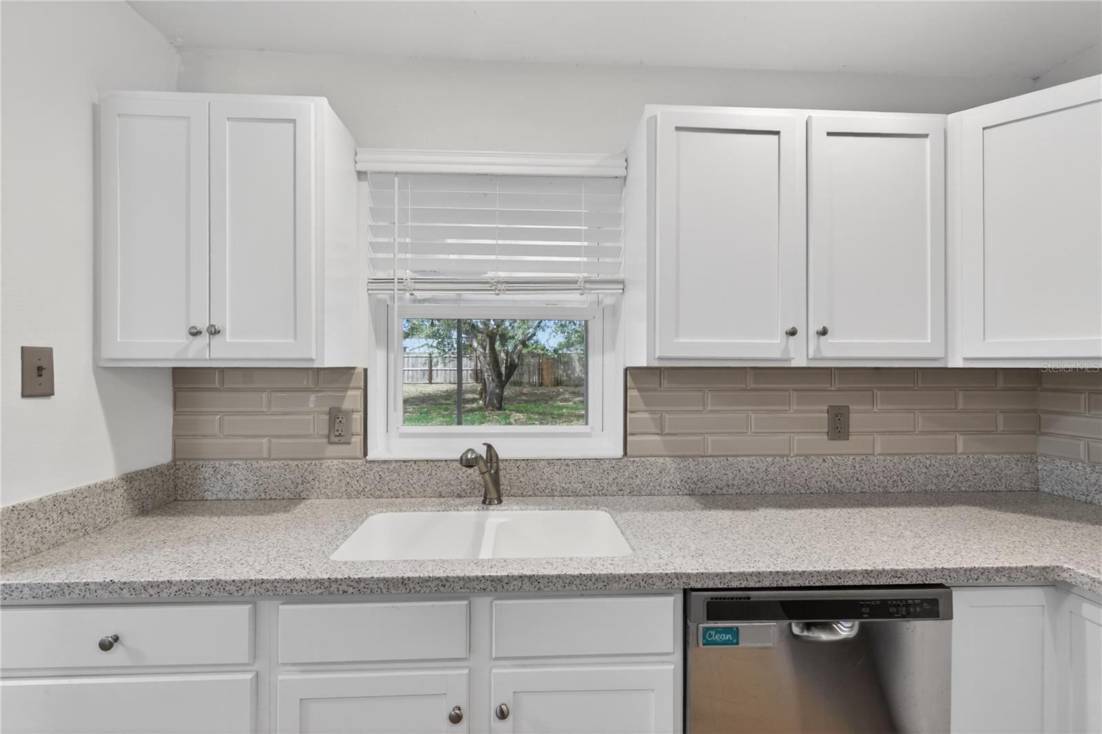 Image 21 of 32 For 36315 Stratford Court