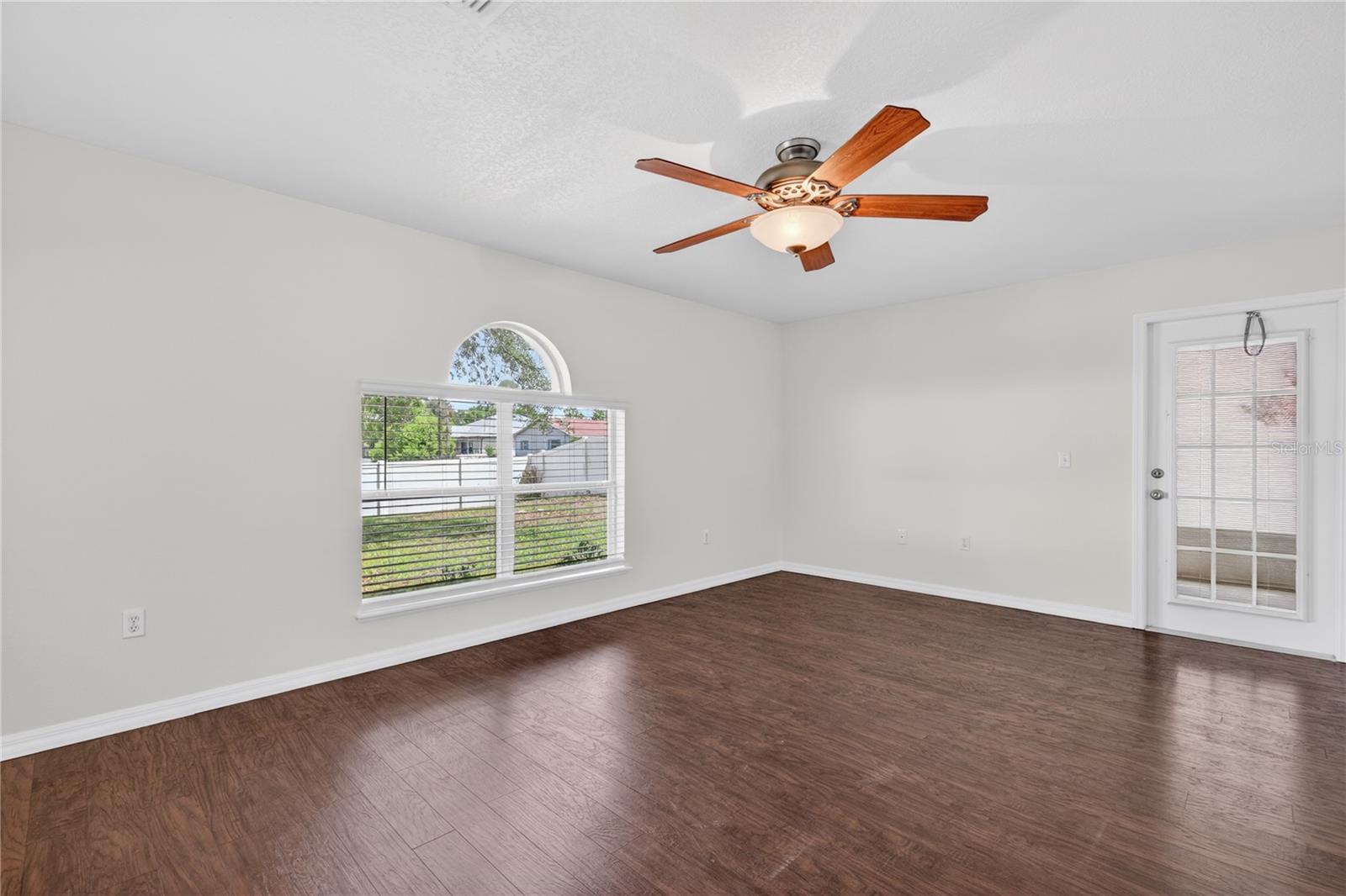 Image 13 of 43 For 2209 Jennah Circle