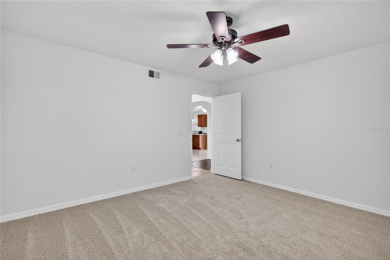 Image 18 of 43 For 2209 Jennah Circle