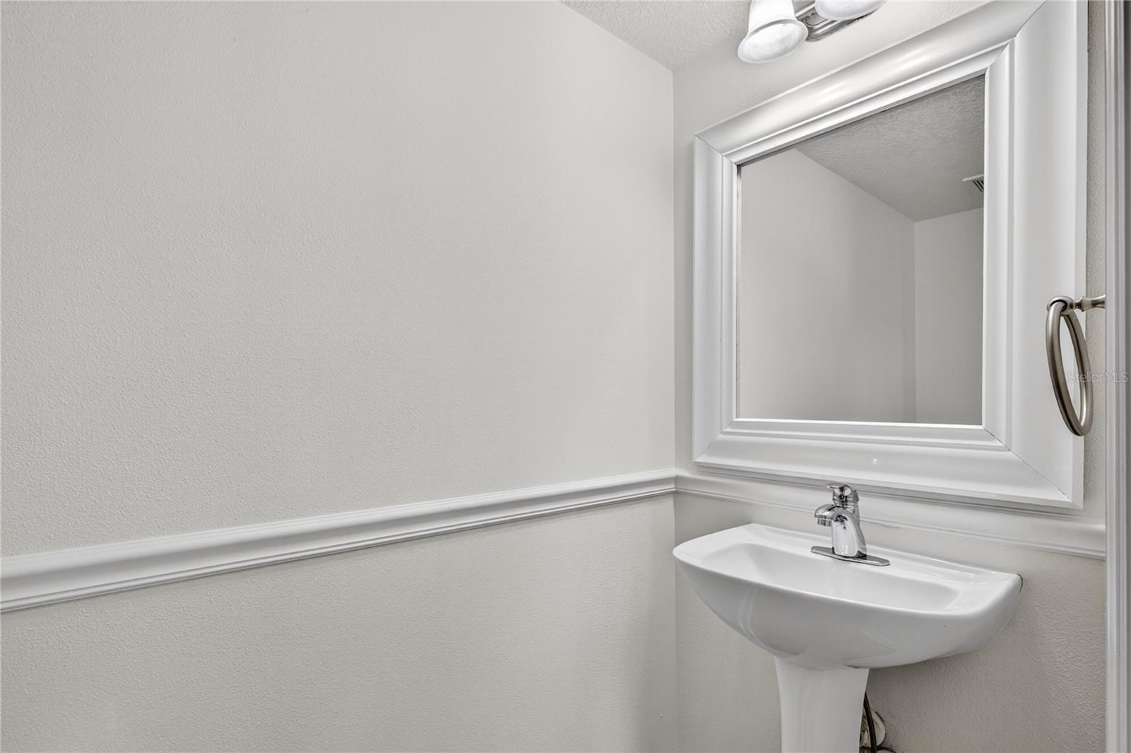 Image 19 of 43 For 2209 Jennah Circle