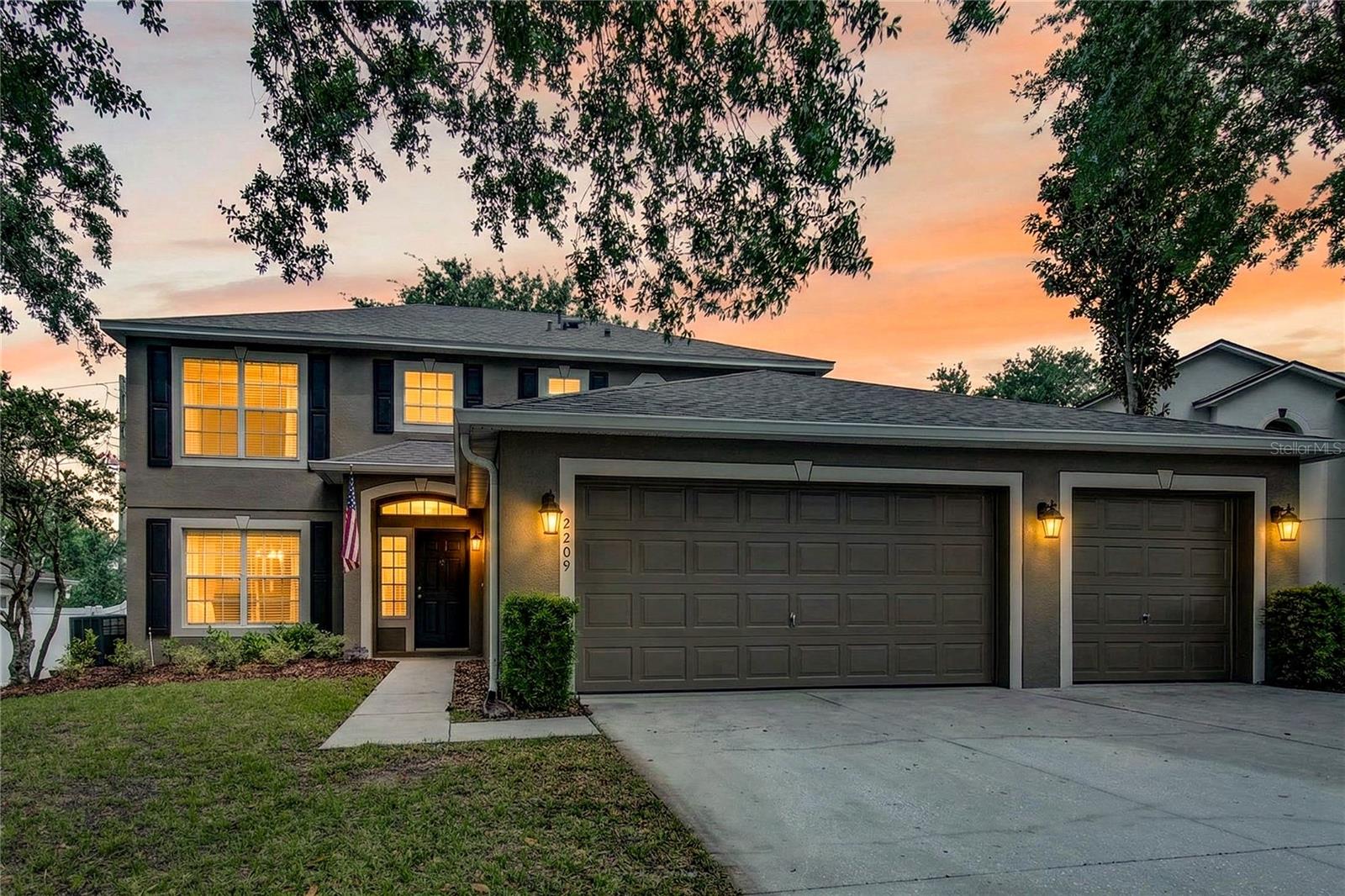 Image 2 of 43 For 2209 Jennah Circle