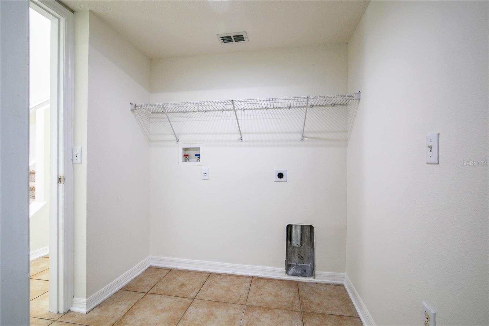 Image 20 of 43 For 2209 Jennah Circle