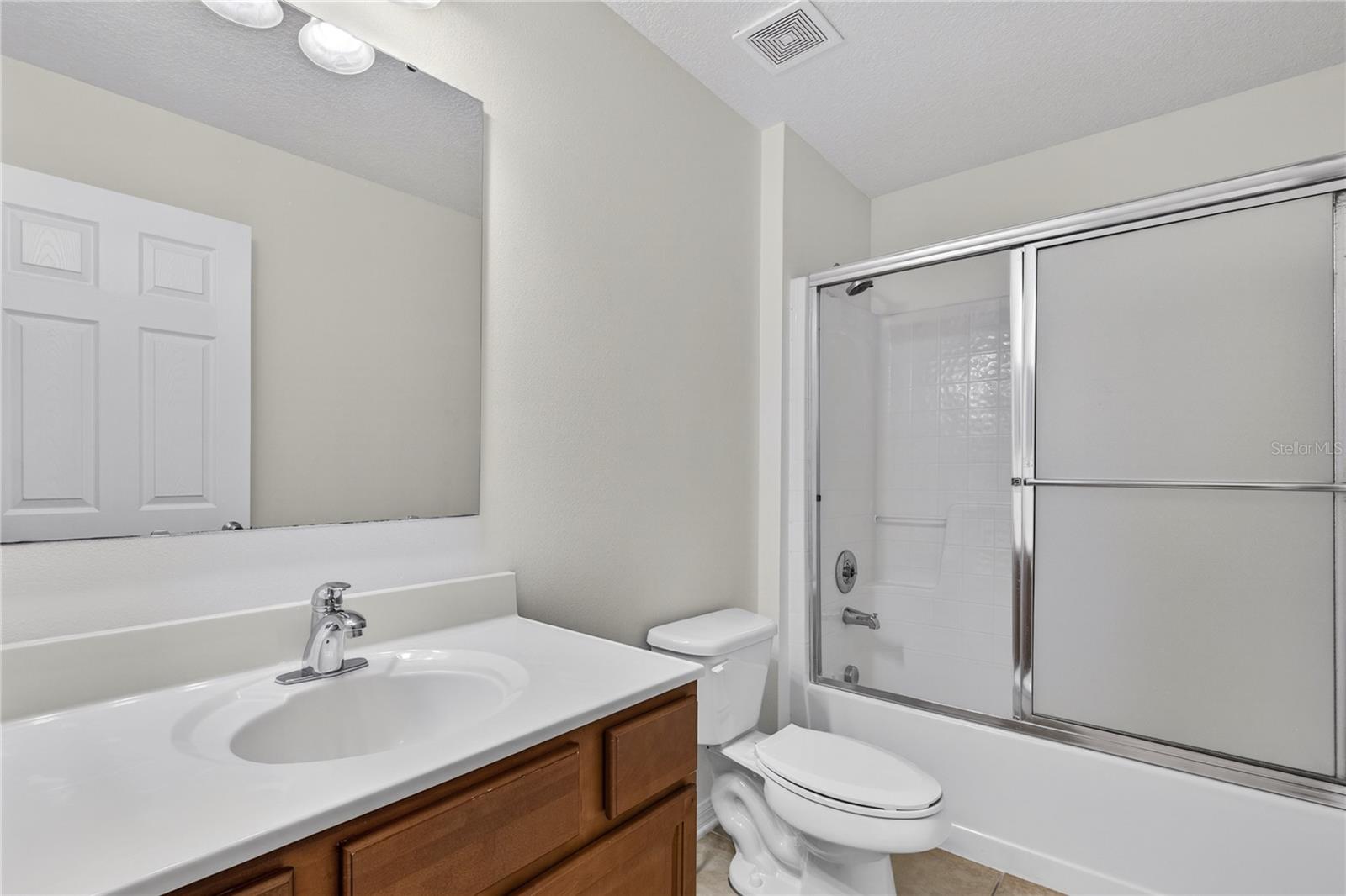 Image 30 of 43 For 2209 Jennah Circle