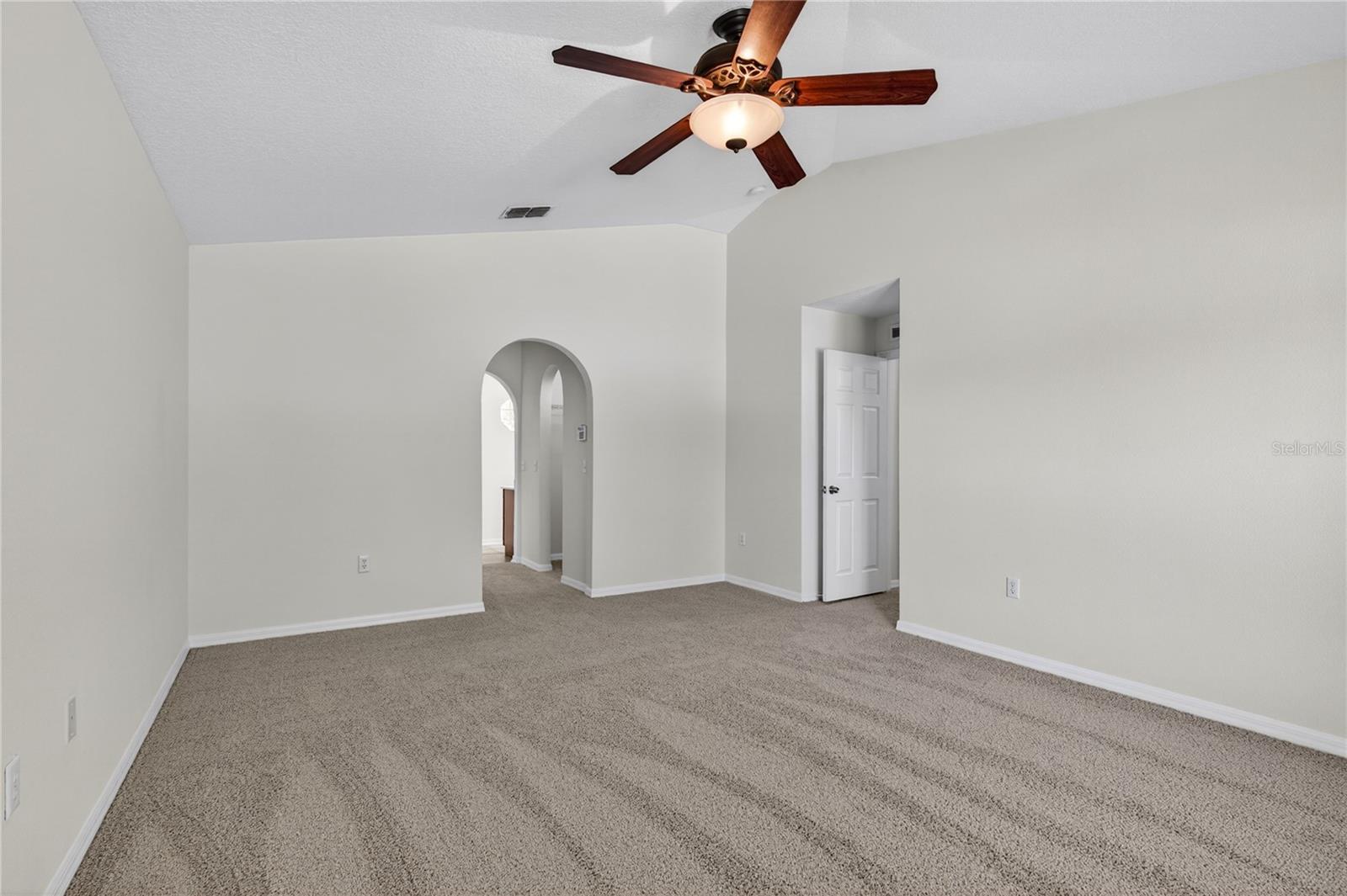 Image 33 of 43 For 2209 Jennah Circle