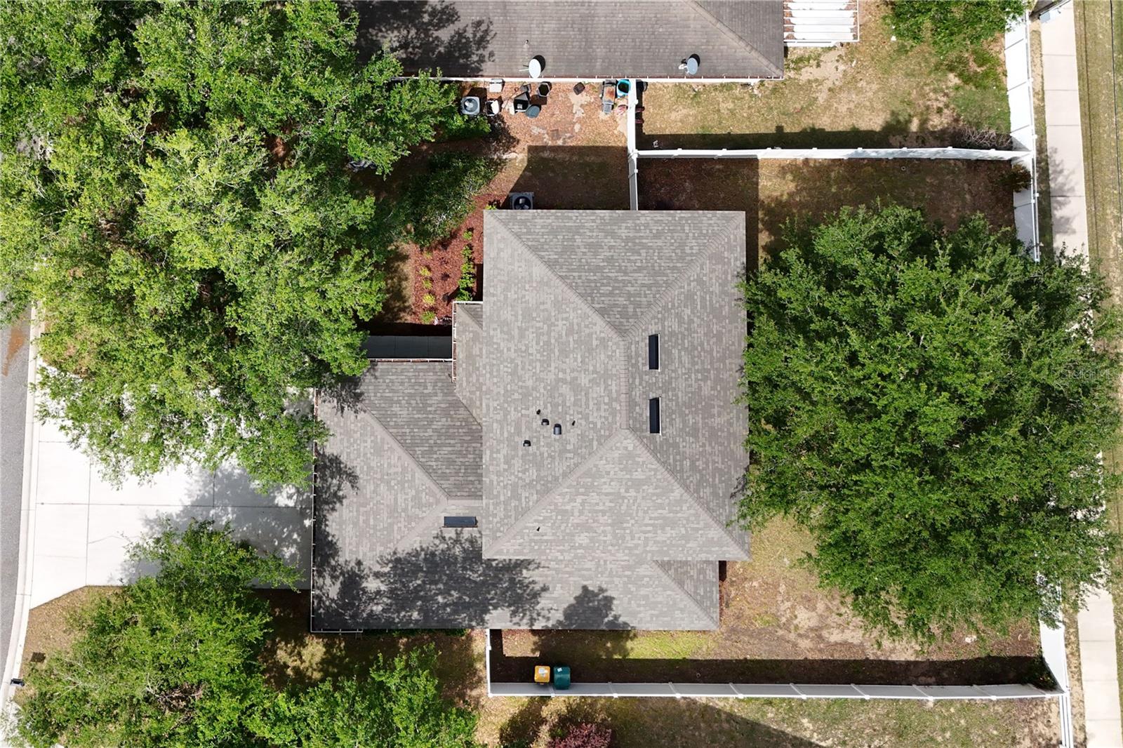 Image 38 of 43 For 2209 Jennah Circle