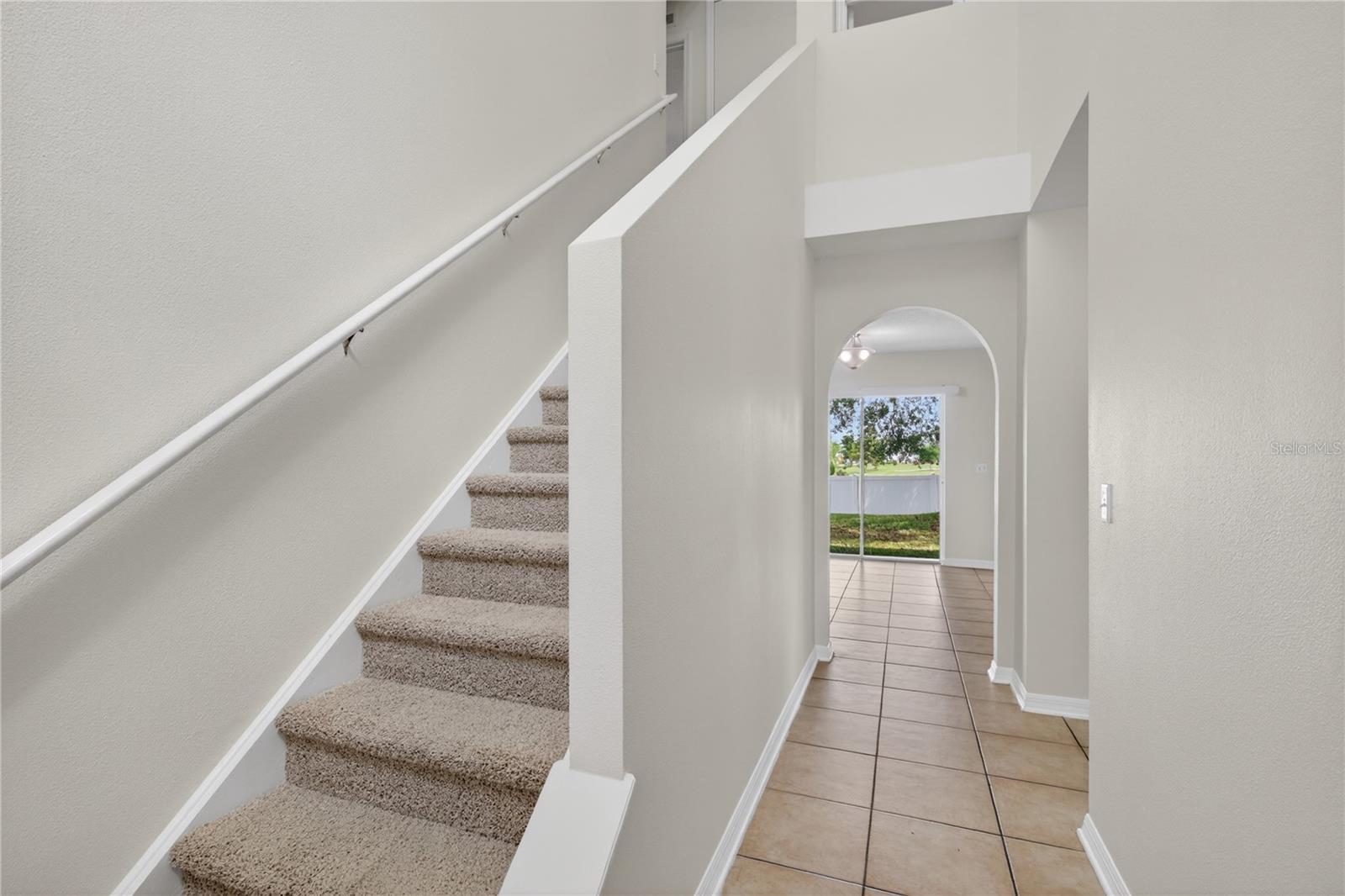 Image 4 of 43 For 2209 Jennah Circle