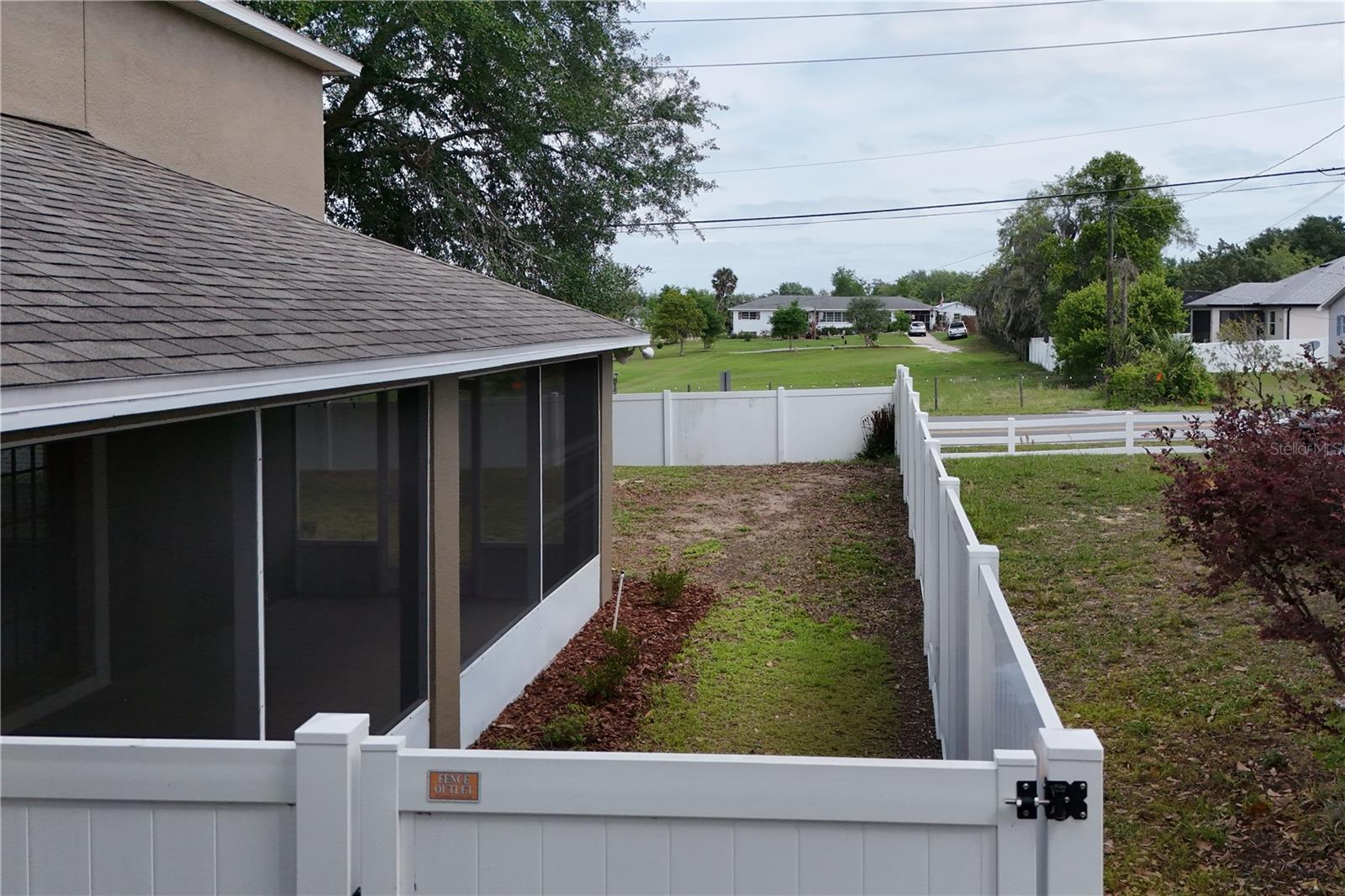 Image 40 of 43 For 2209 Jennah Circle