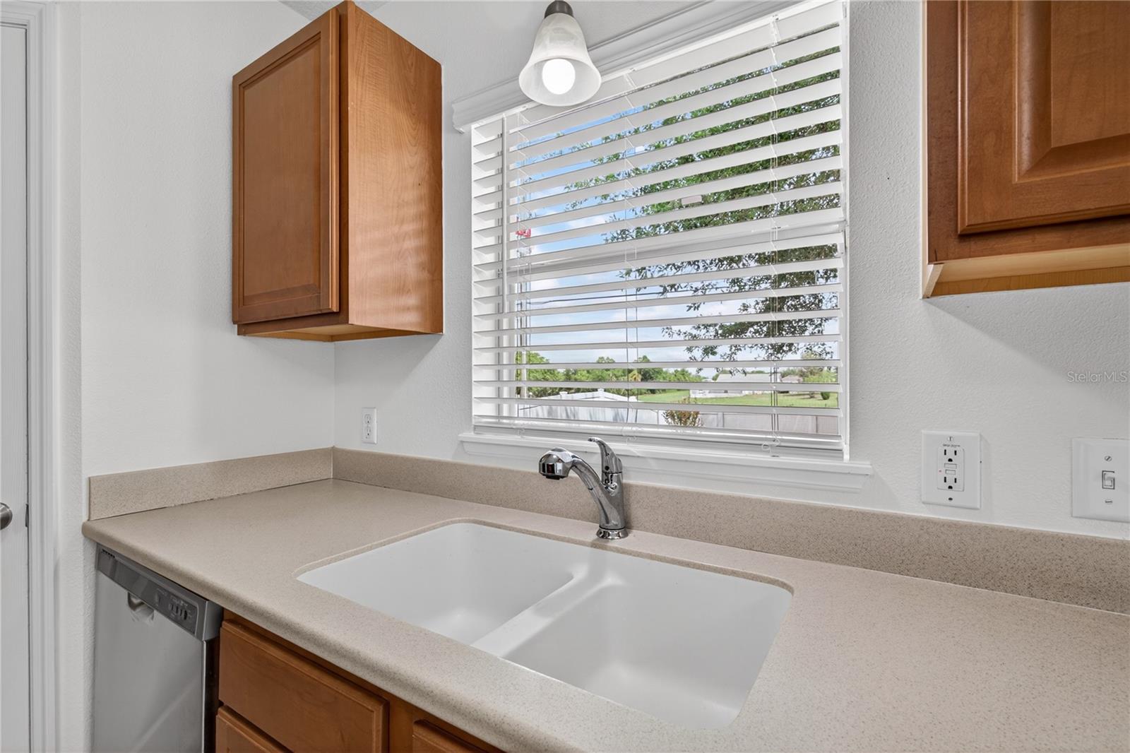 Image 7 of 43 For 2209 Jennah Circle