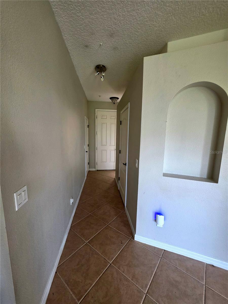 Image 20 of 32 For 708 Fortanini Circle