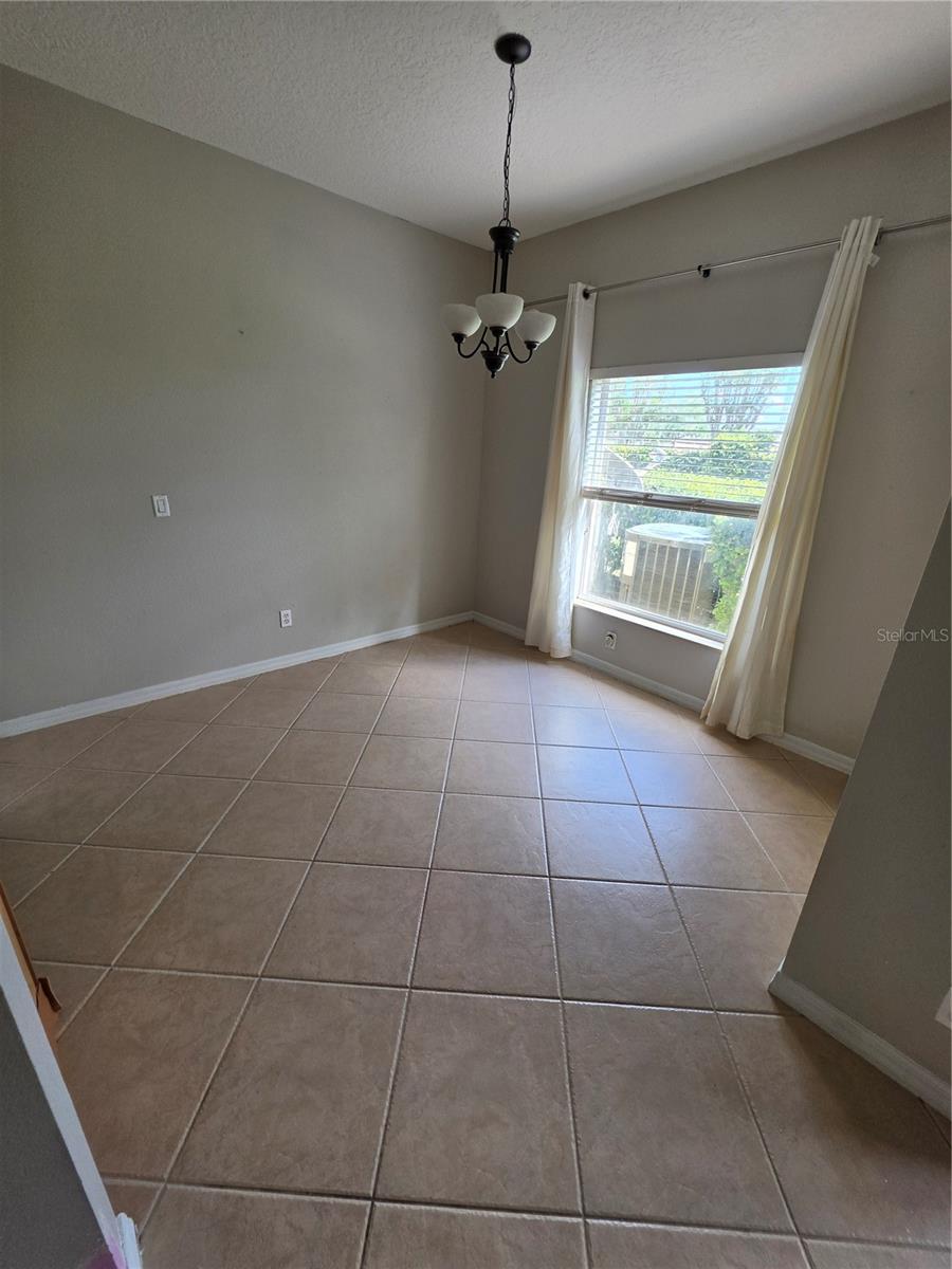 Image 21 of 32 For 708 Fortanini Circle