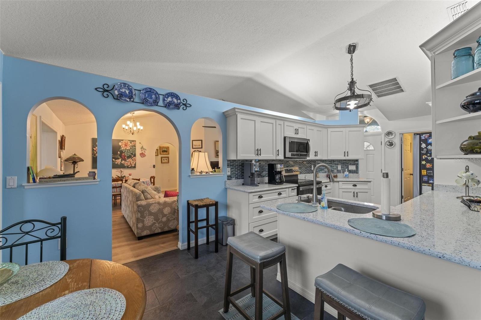 Image 19 of 58 For 11218 Fountain Lake Boulevard