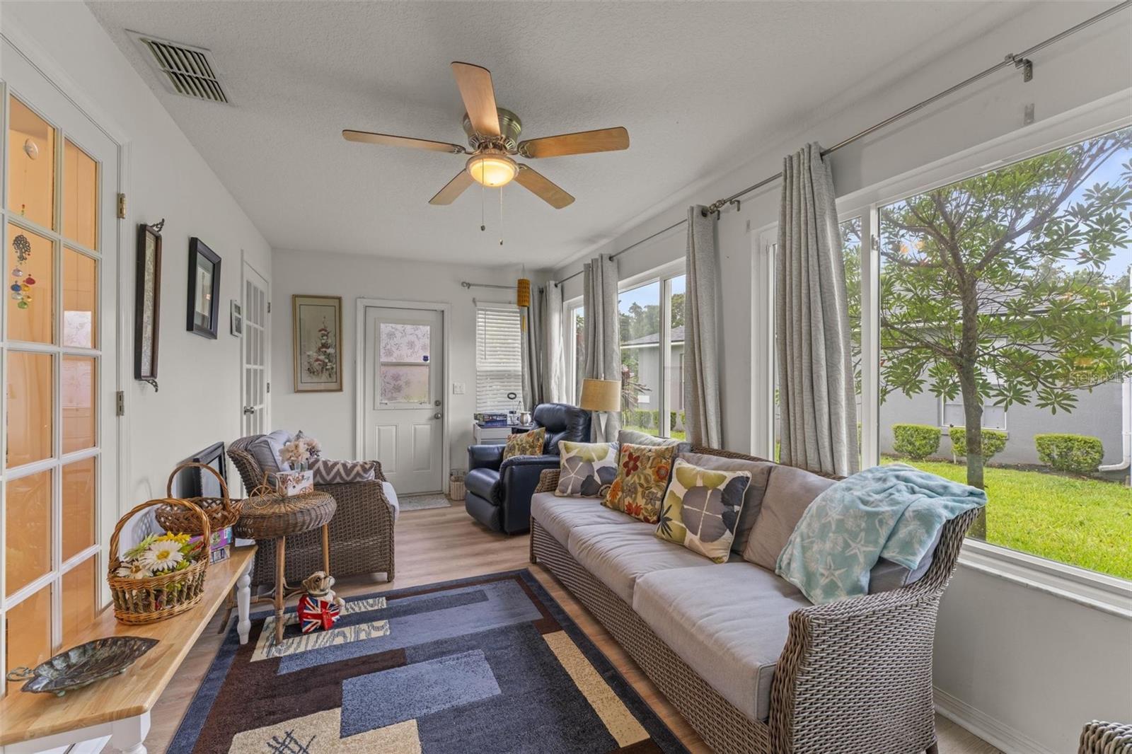 Image 37 of 58 For 11218 Fountain Lake Boulevard