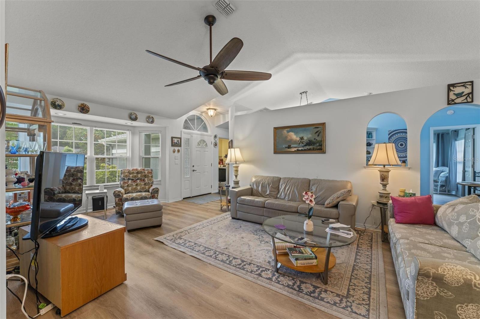 Image 7 of 58 For 11218 Fountain Lake Boulevard