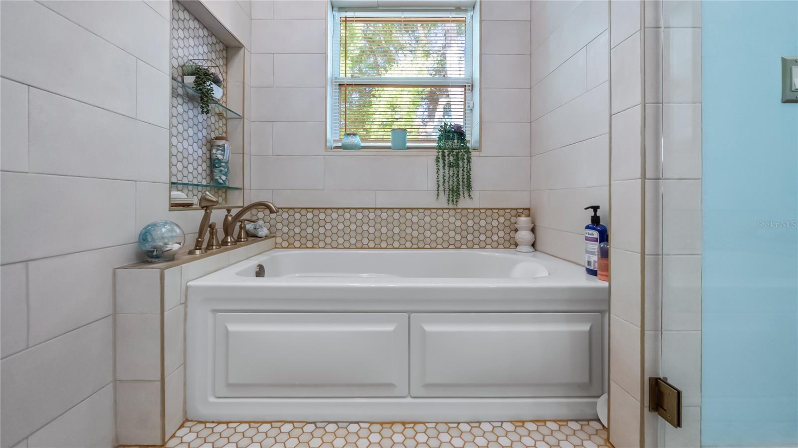 Image 20 of 39 For 21289 County Road 455