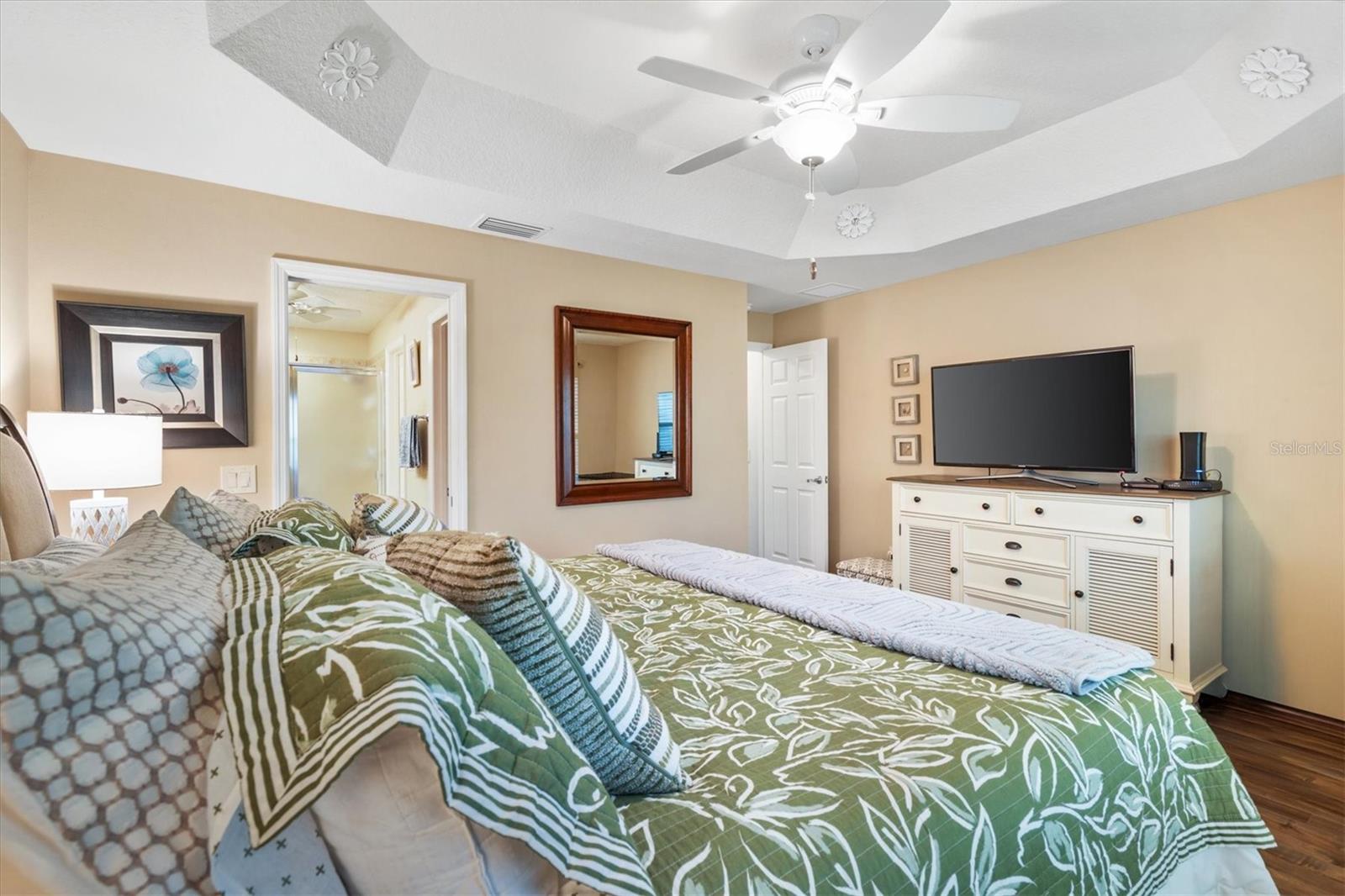 Image 15 of 39 For 2334 Rose Arbor Street