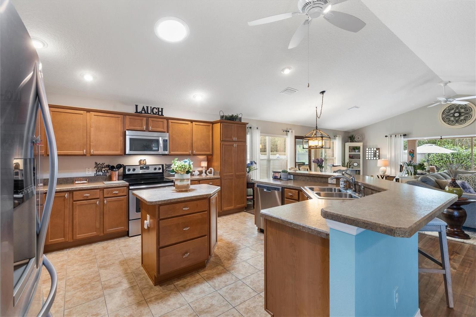 Image 6 of 39 For 2334 Rose Arbor Street