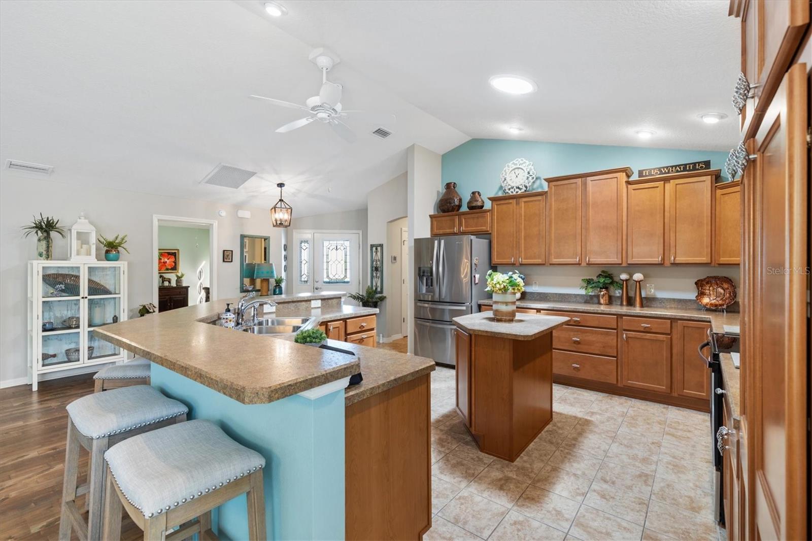 Image 8 of 39 For 2334 Rose Arbor Street