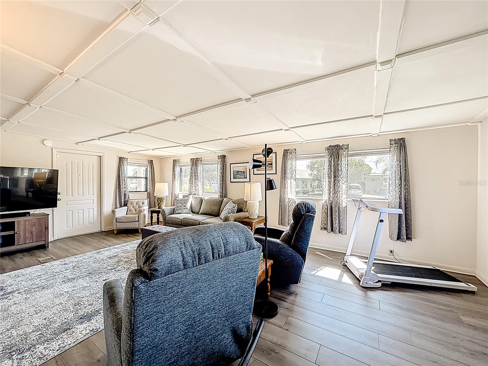 Image 15 of 61 For 1690 Elkhart Circle