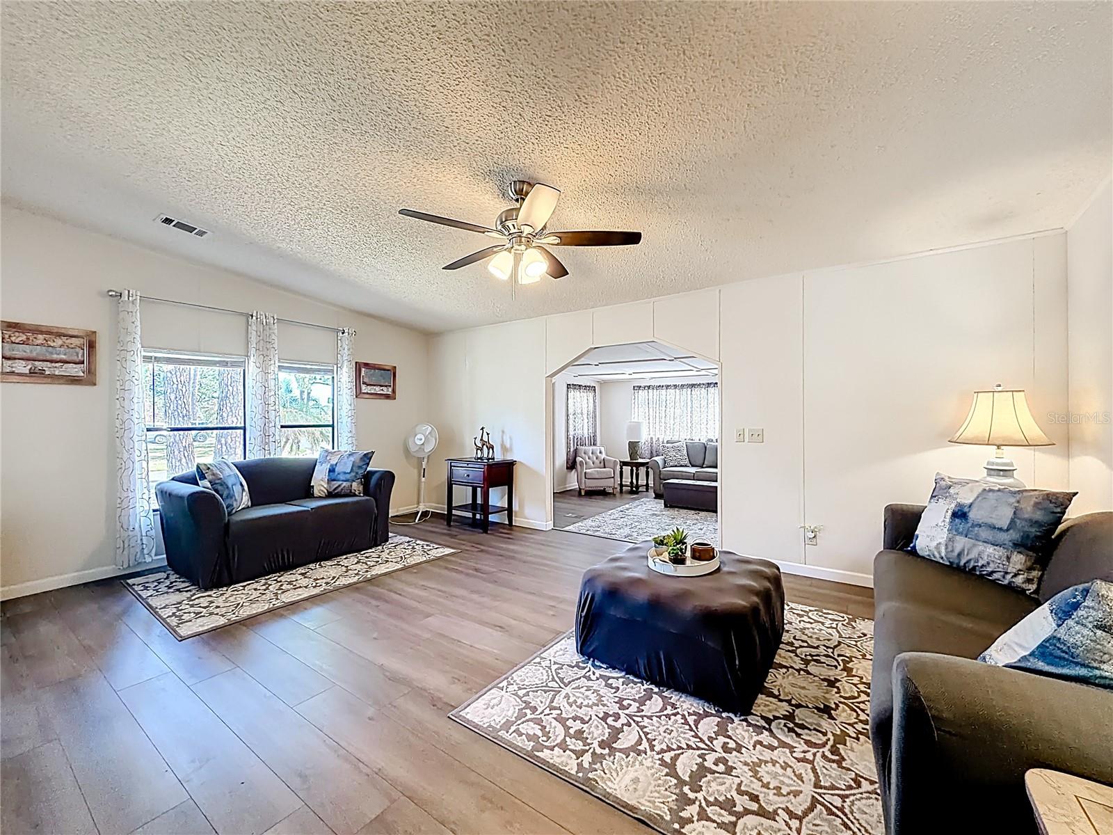 Image 17 of 61 For 1690 Elkhart Circle