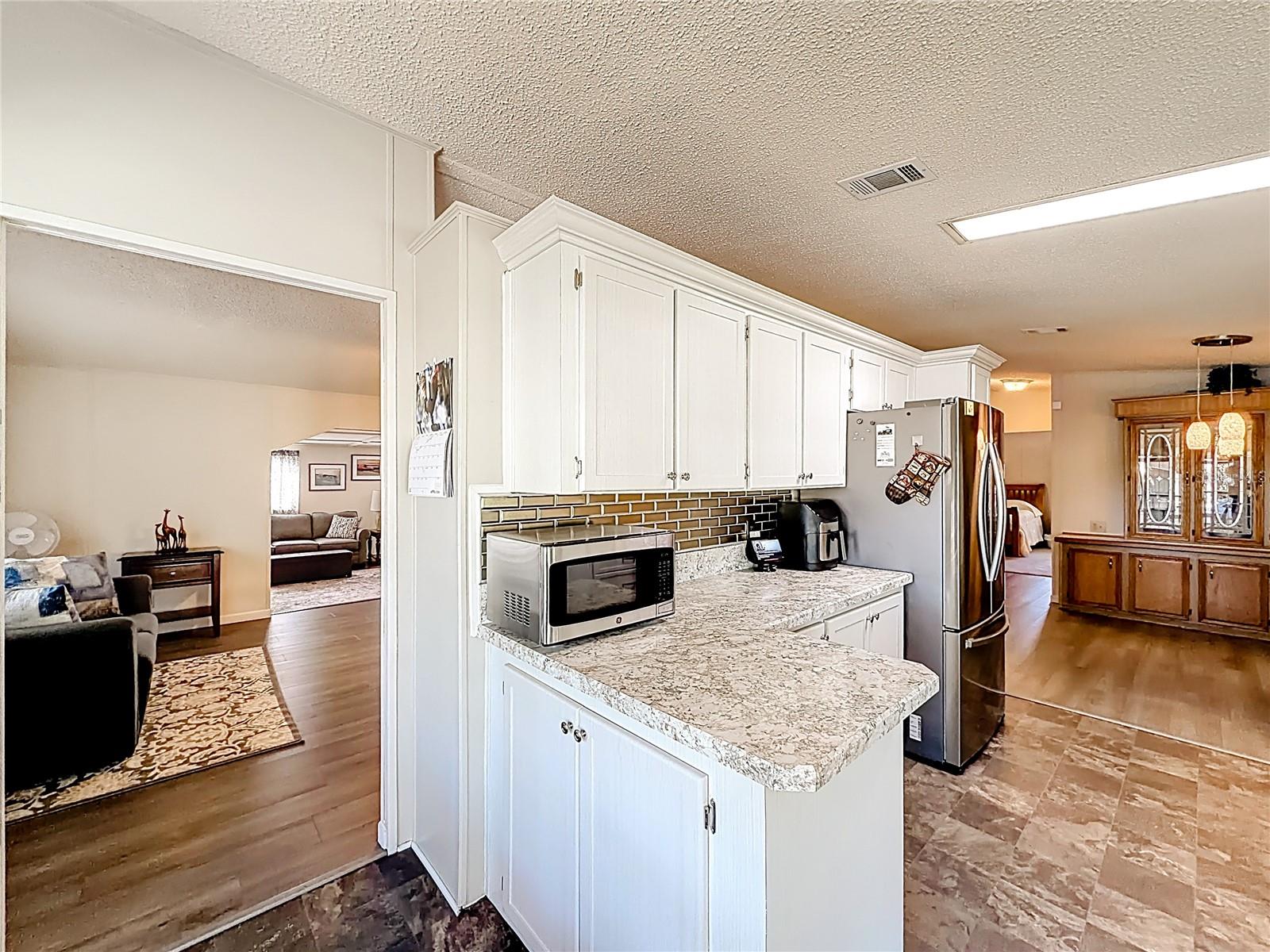 Image 22 of 61 For 1690 Elkhart Circle