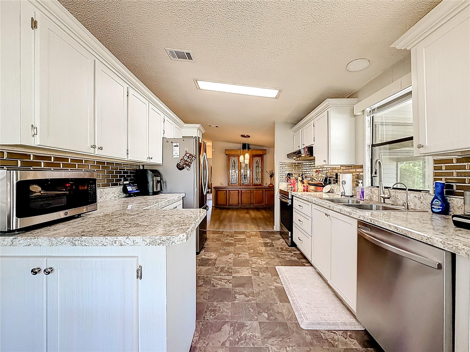 Image 23 of 61 For 1690 Elkhart Circle