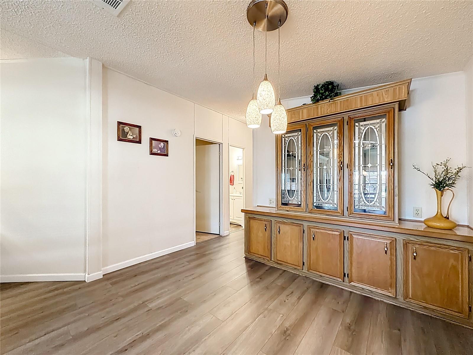 Image 30 of 61 For 1690 Elkhart Circle