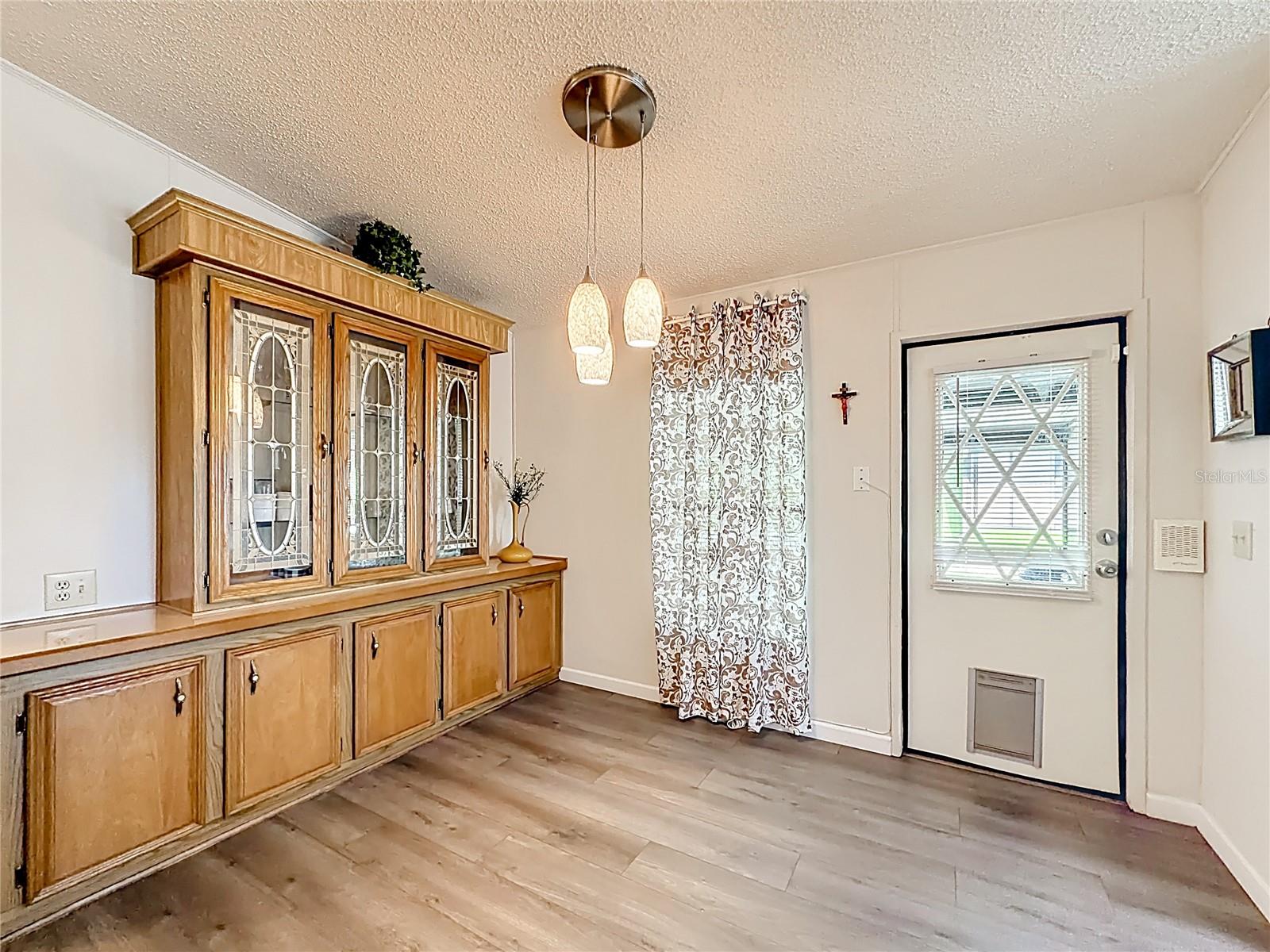 Image 33 of 61 For 1690 Elkhart Circle